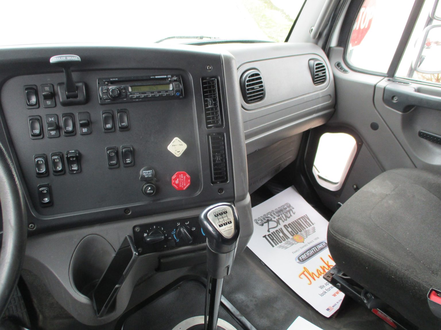 2013 FREIGHTLINER M2112 - Truck Country