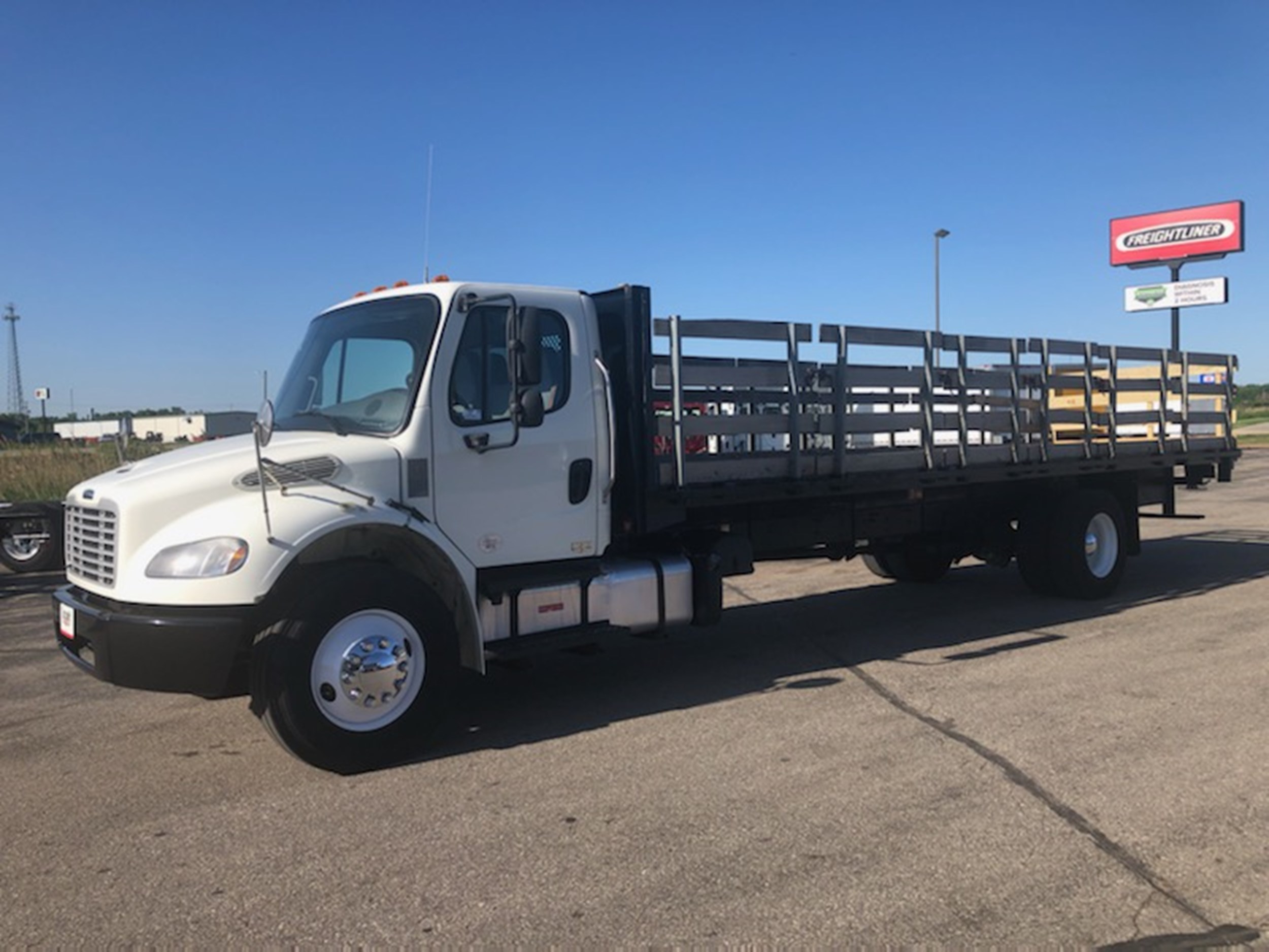 2015 Freightliner M270 - Truck Country