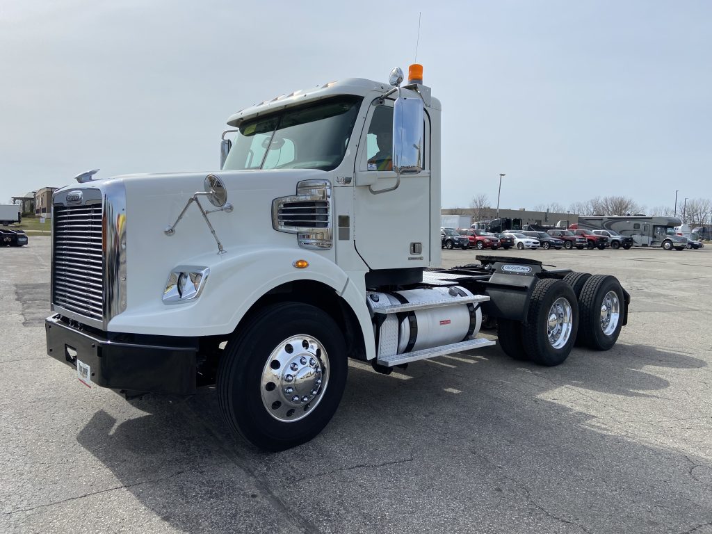 2014 Freightliner 122SD - Truck Country