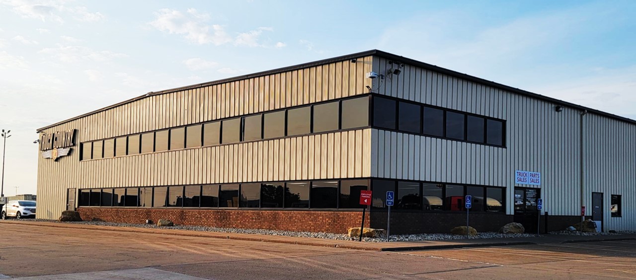 Davenport, IA Truck Country Truck Sales, Service and Parts