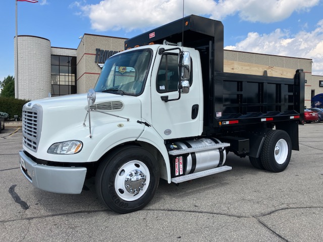 2013 Freightliner M2112 - Truck Country