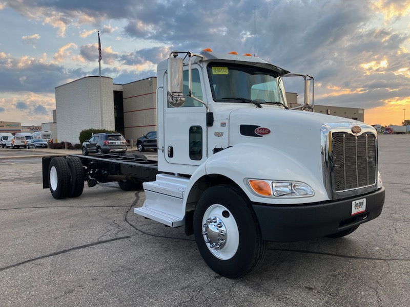 2019 Peterbilt 337 - Truck Country