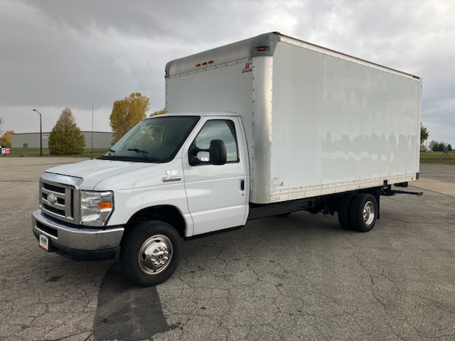 2014 Ford E450 - Truck Country