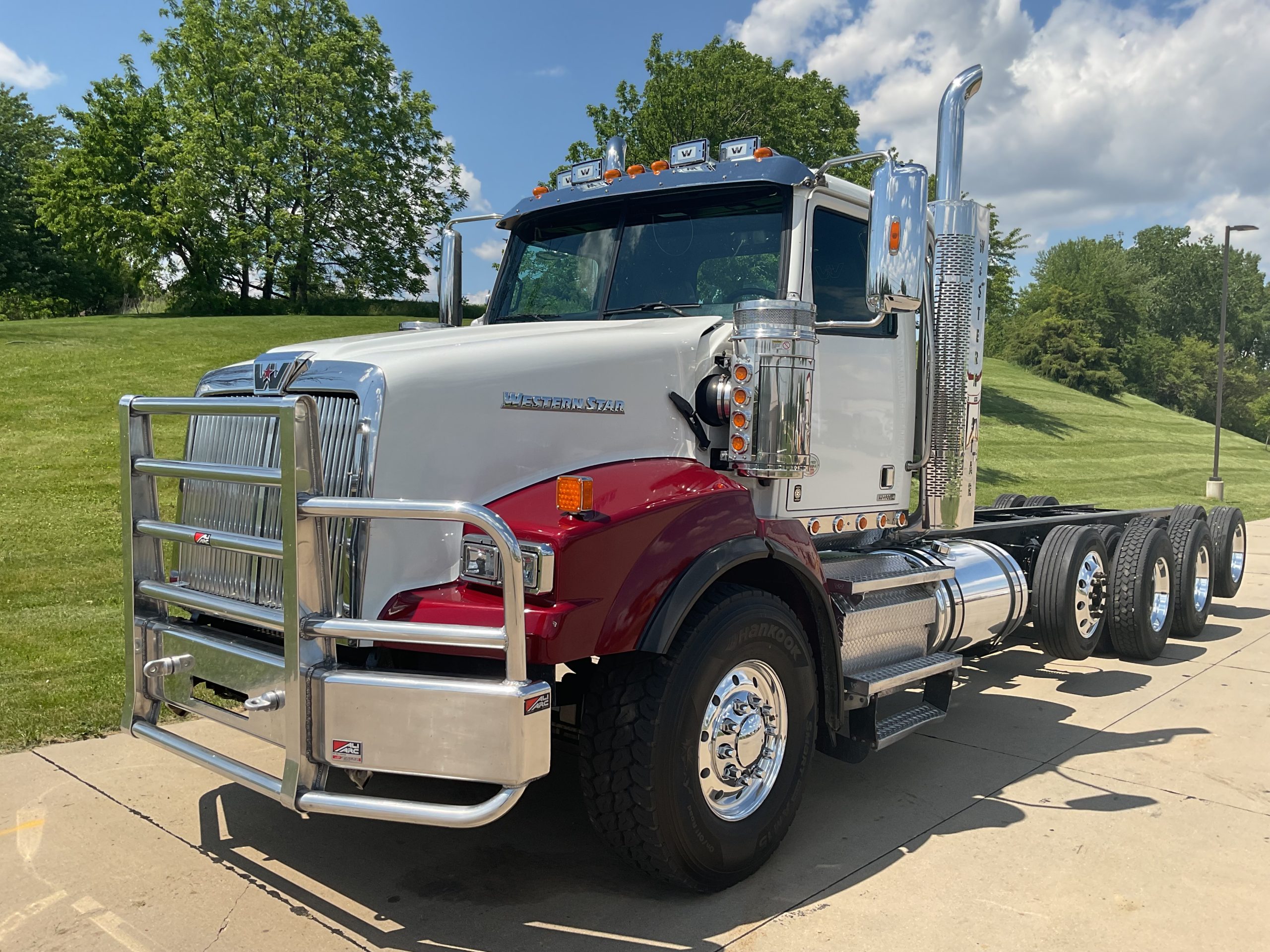 2020 Western Star 4900SA - image 1 of 6