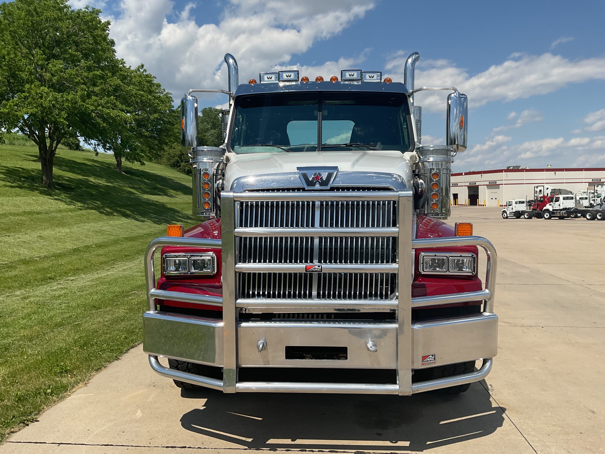 2020 Western Star 4900SA - image 2 of 6