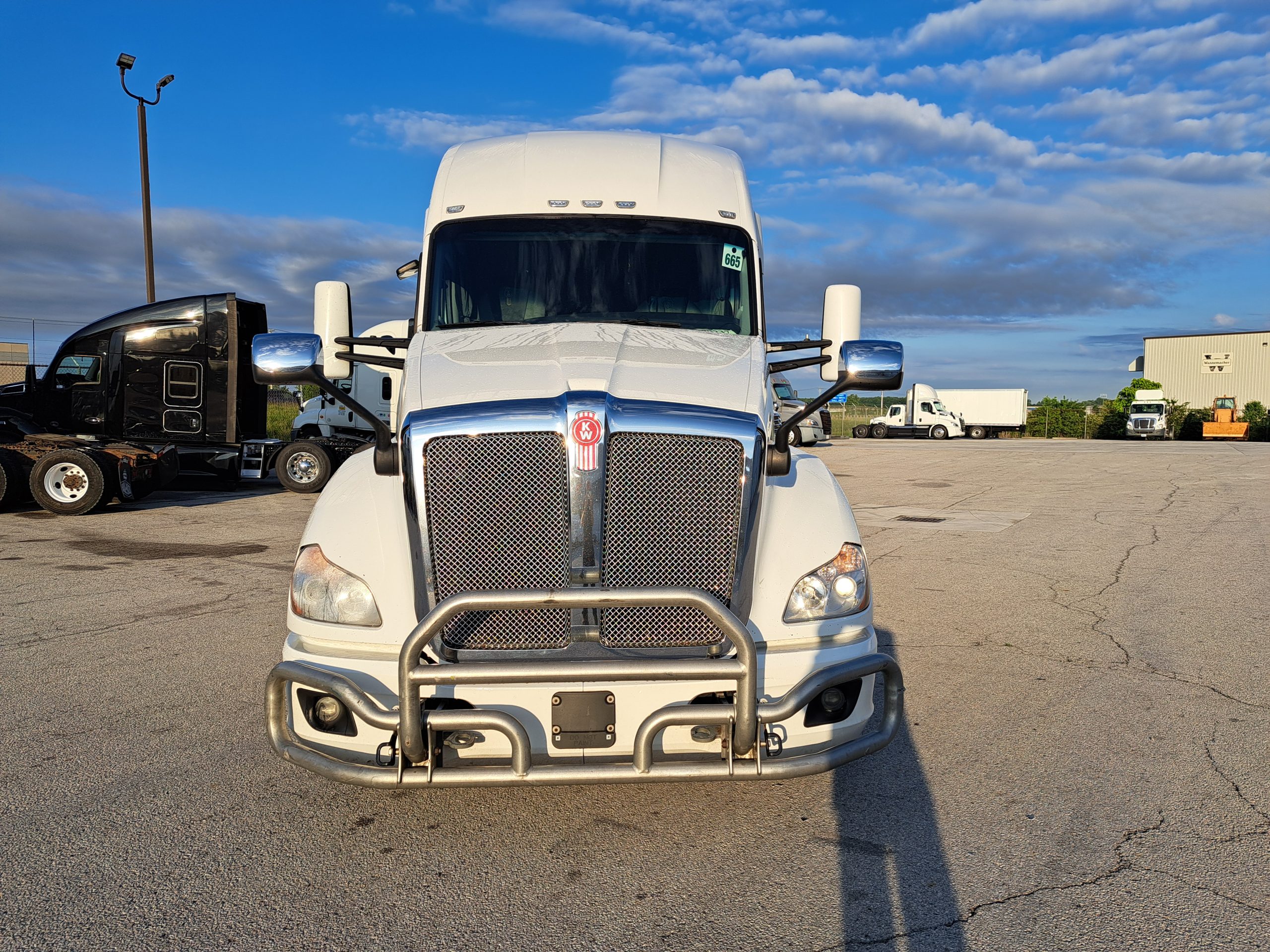 2020 Kenworth T680 - image 2 of 6