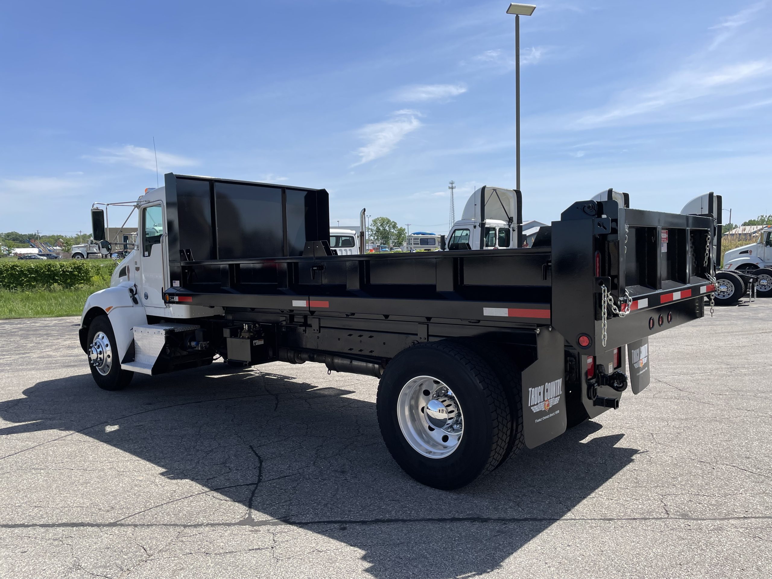 2012 Kenworth T270 - image 3 of 6