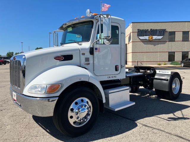 2016 Peterbilt 337 - Truck Country