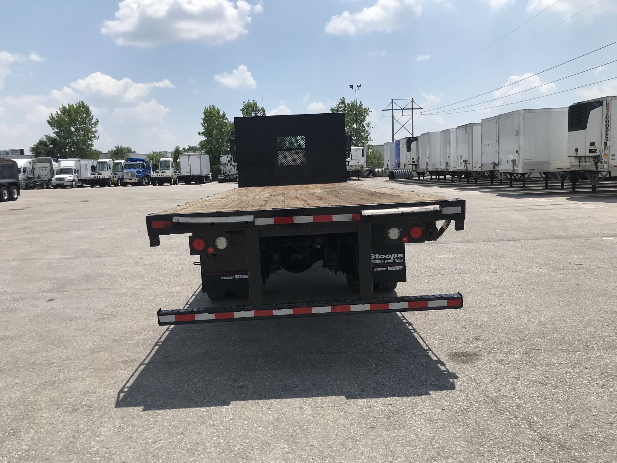 2019 Freightliner M2 106 - image 4 of 5