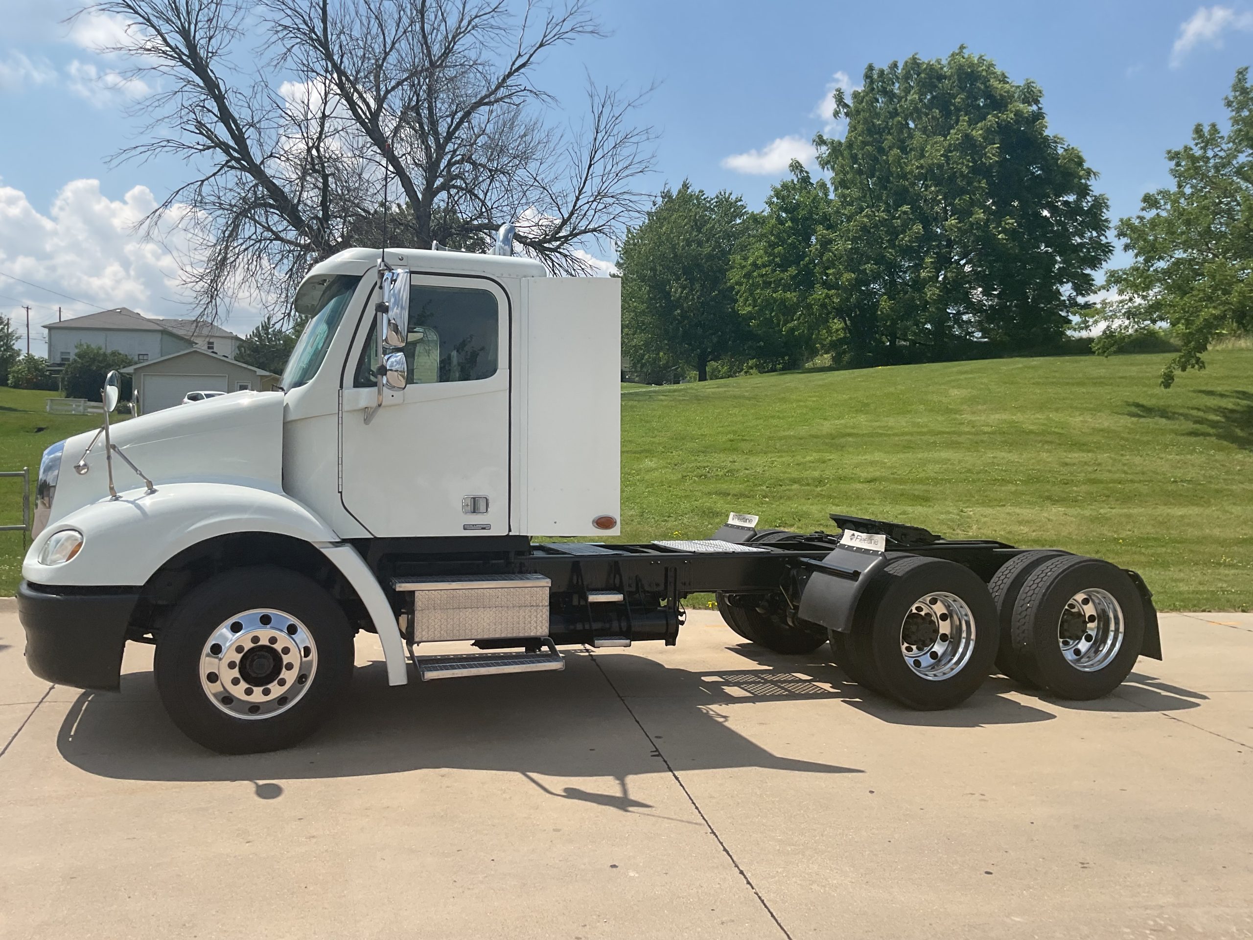 2006 Freightliner C112 - image 5 of 6