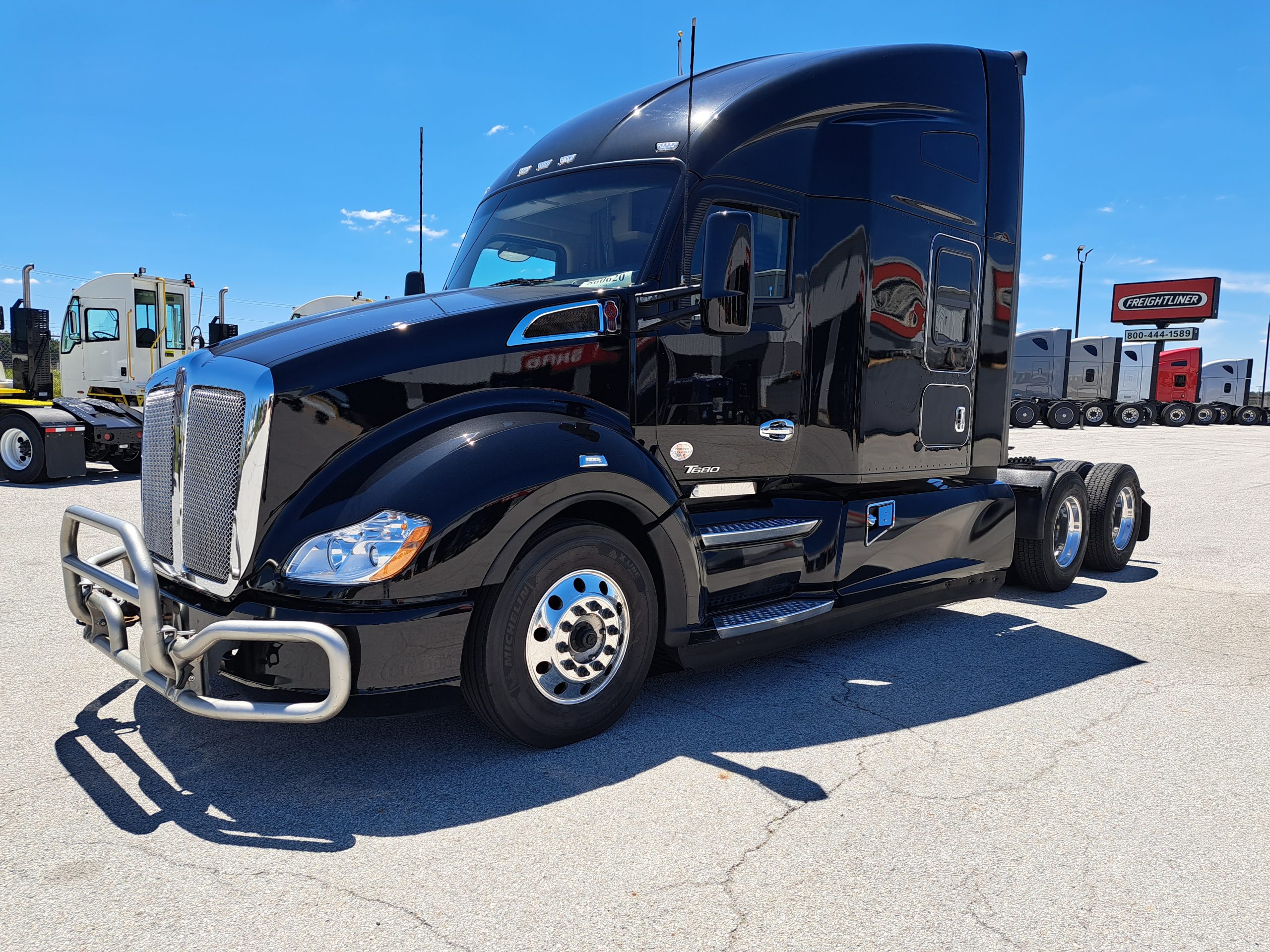 2020 Kenworth T680 - image 1 of 6