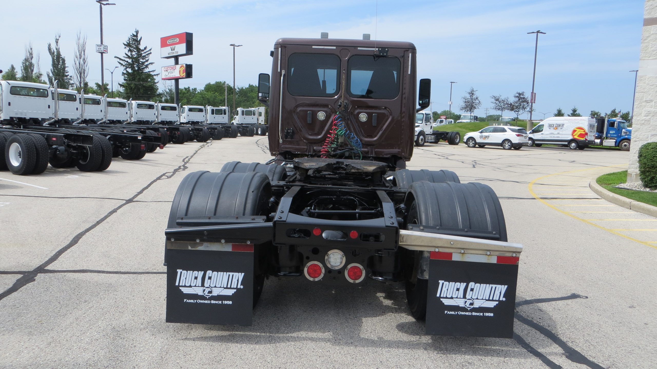 2020 Freightliner PT126 - image 4 of 6