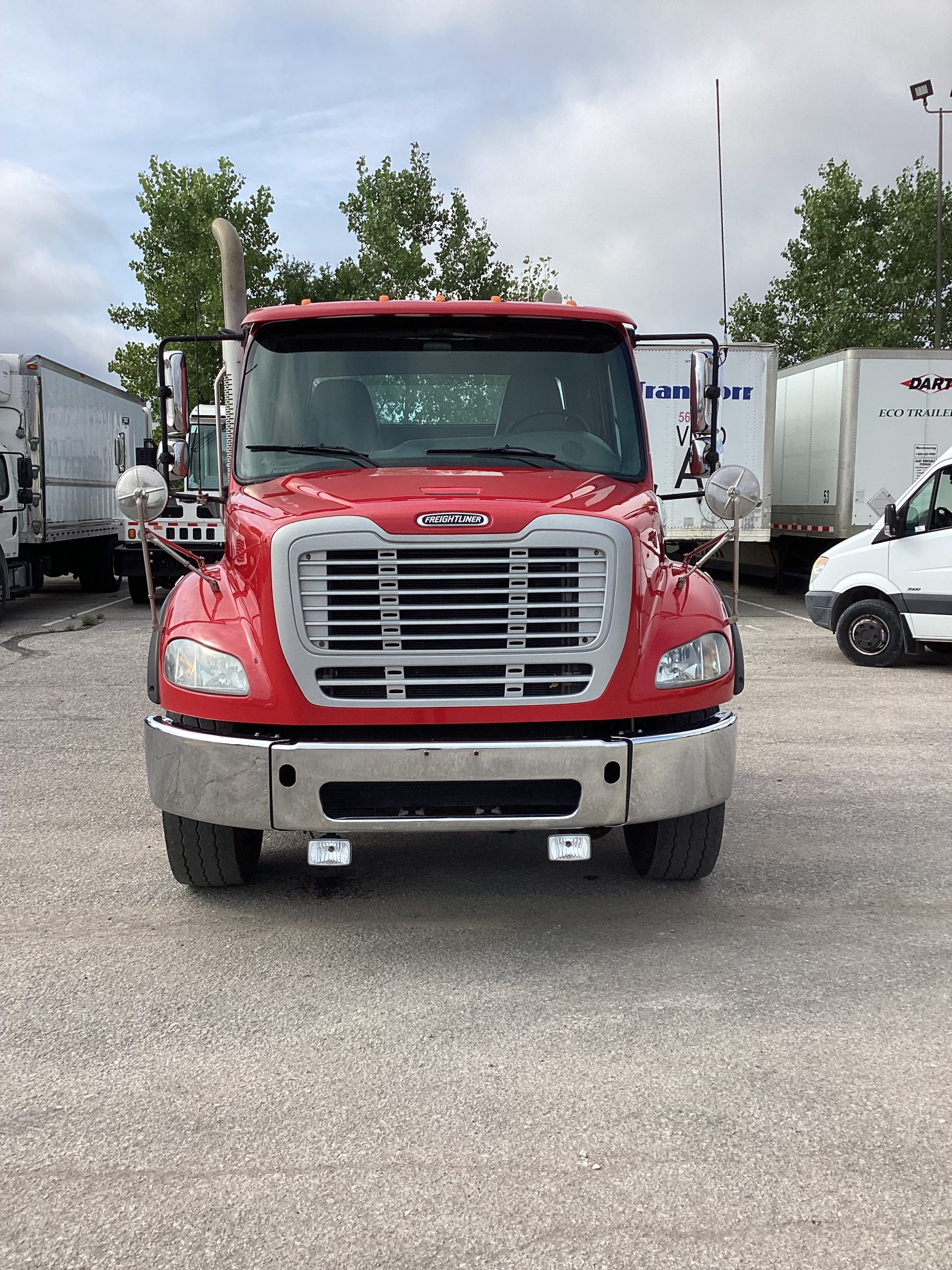 2017 Freightliner M2112 - image 2 of 6