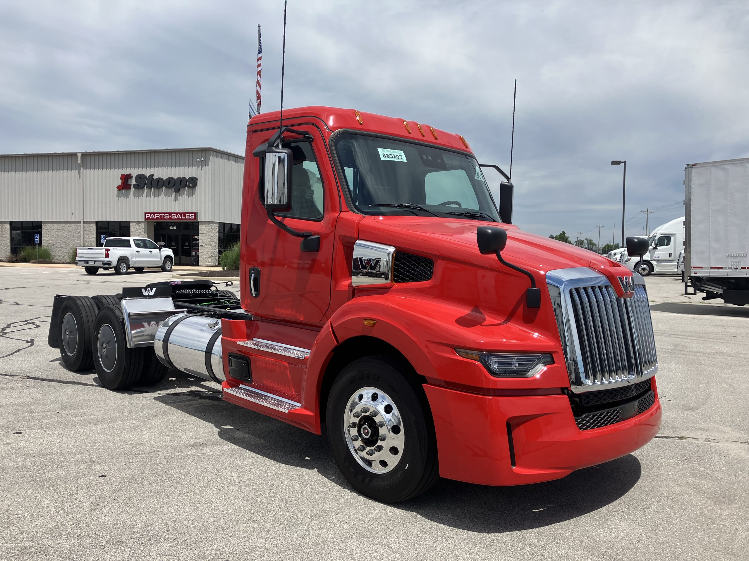 2025 Western Star 57X - image 3 of 6