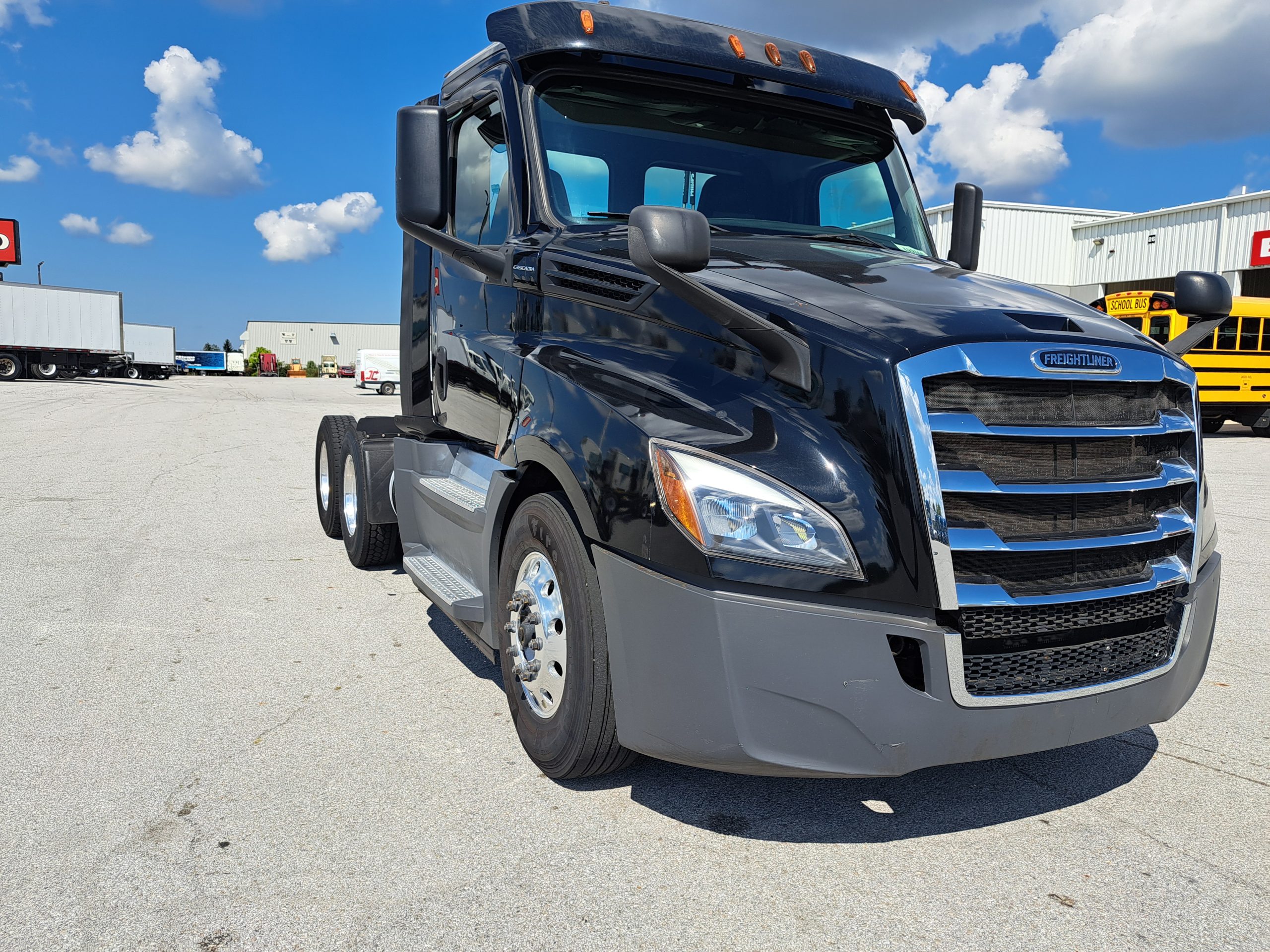 2018 Freightliner PT126 - image 3 of 6