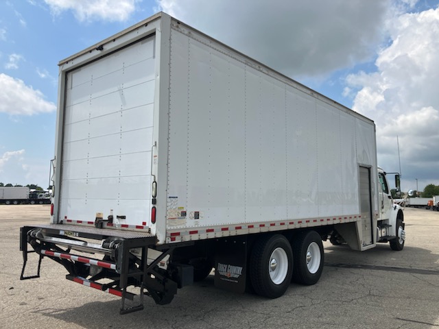 2018 Freightliner M280 - image 3 of 6