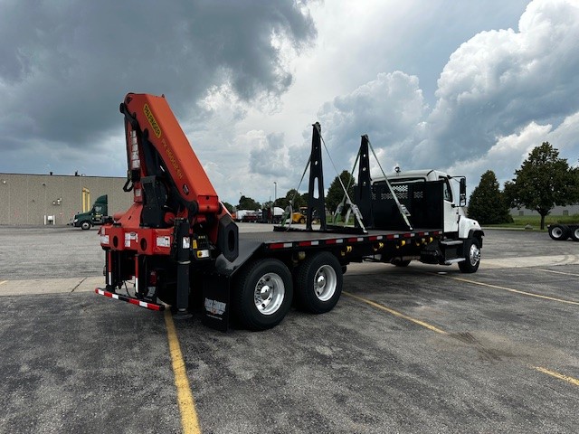 2017 Freightliner 114SD - image 3 of 6