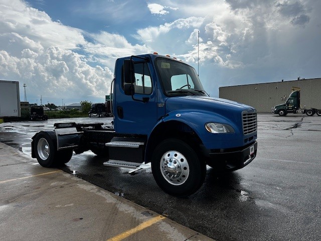 2017 Freightliner M270 - image 2 of 5