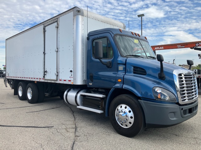 2017 Freightliner CA113 - image 2 of 4