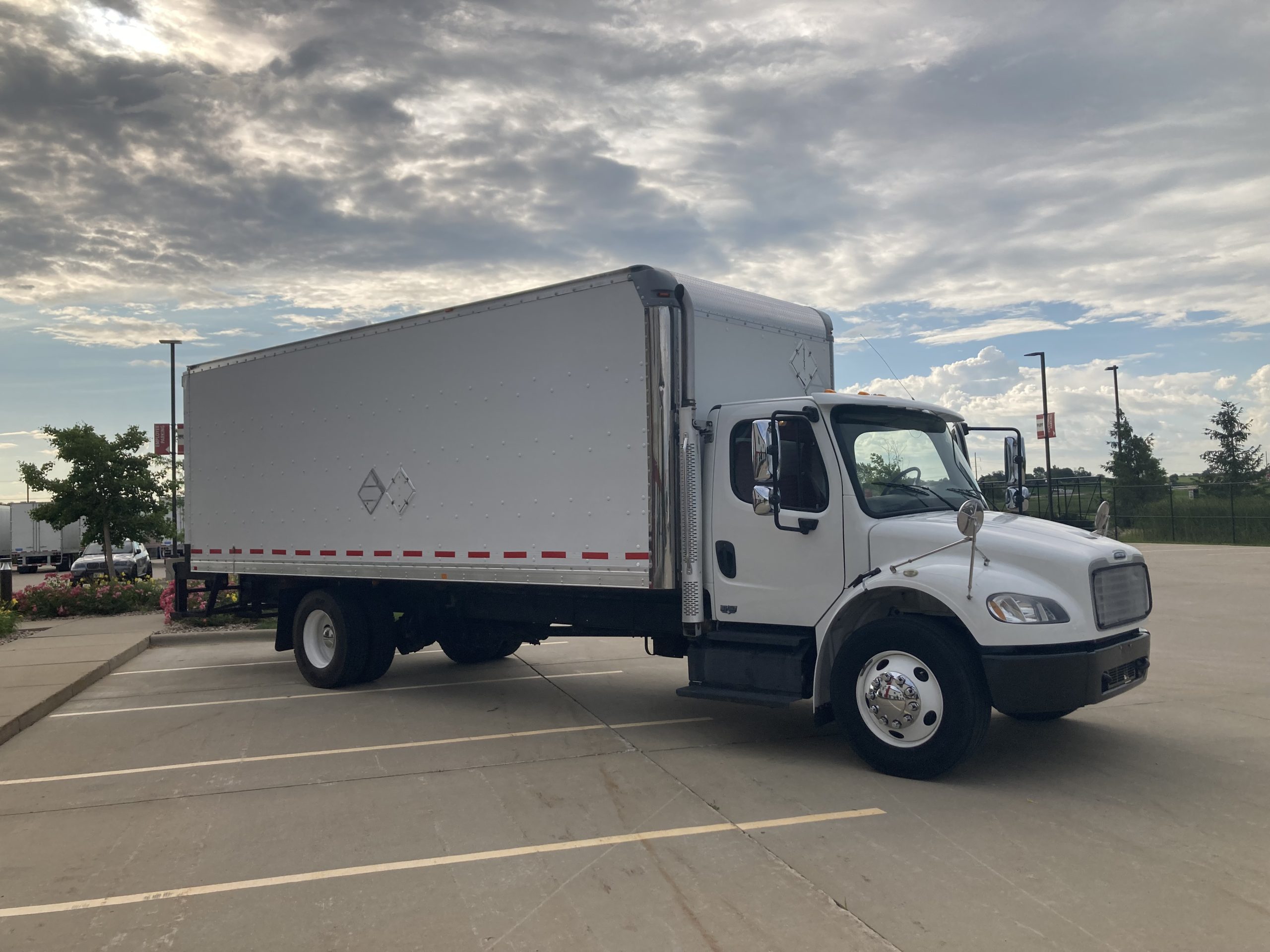 2014 Freightliner M260 - image 3 of 6