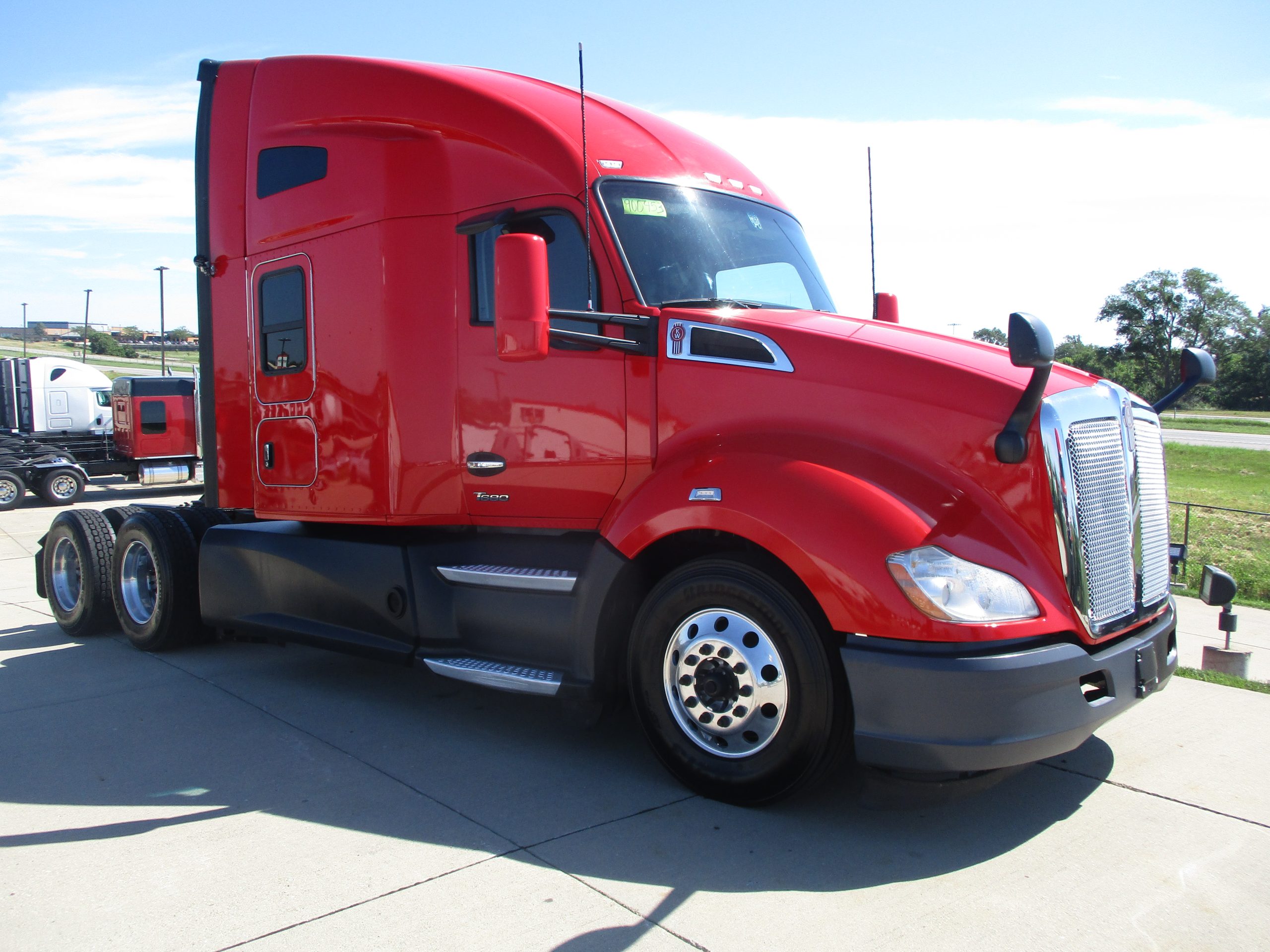 2022 Kenworth T680 - image 3 of 6