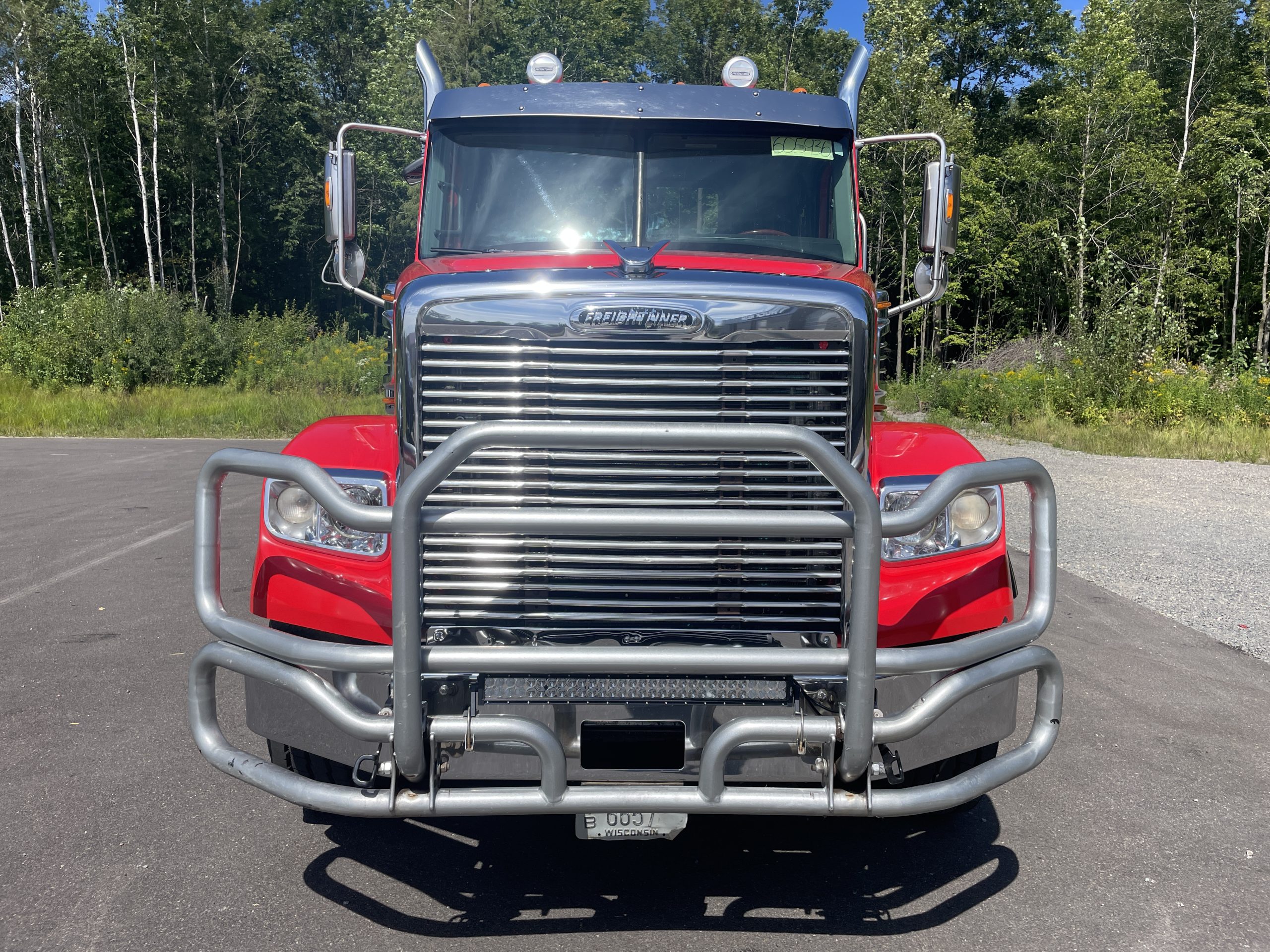 2019 Freightliner 122SD - image 2 of 6