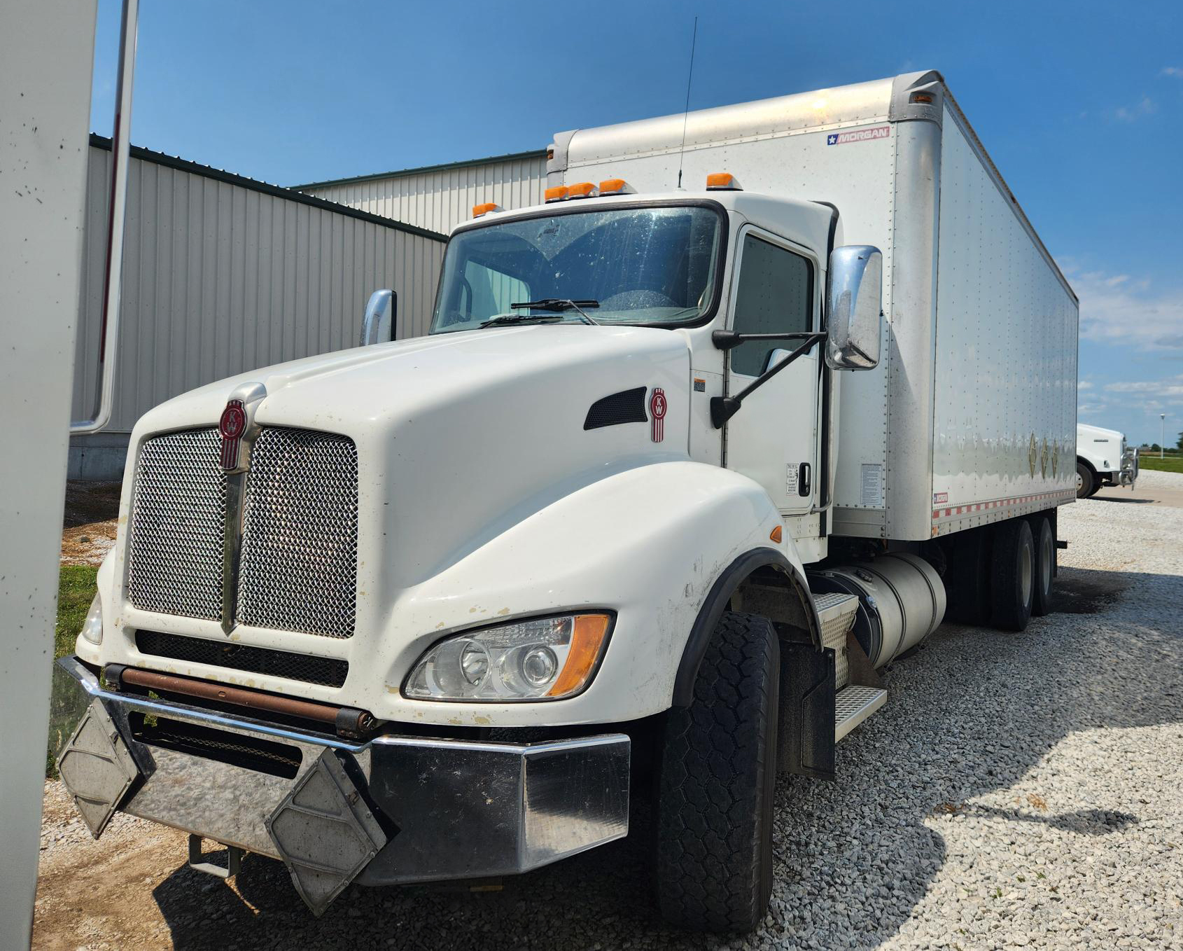 2016 Kenworth T440 - image 1 of 5