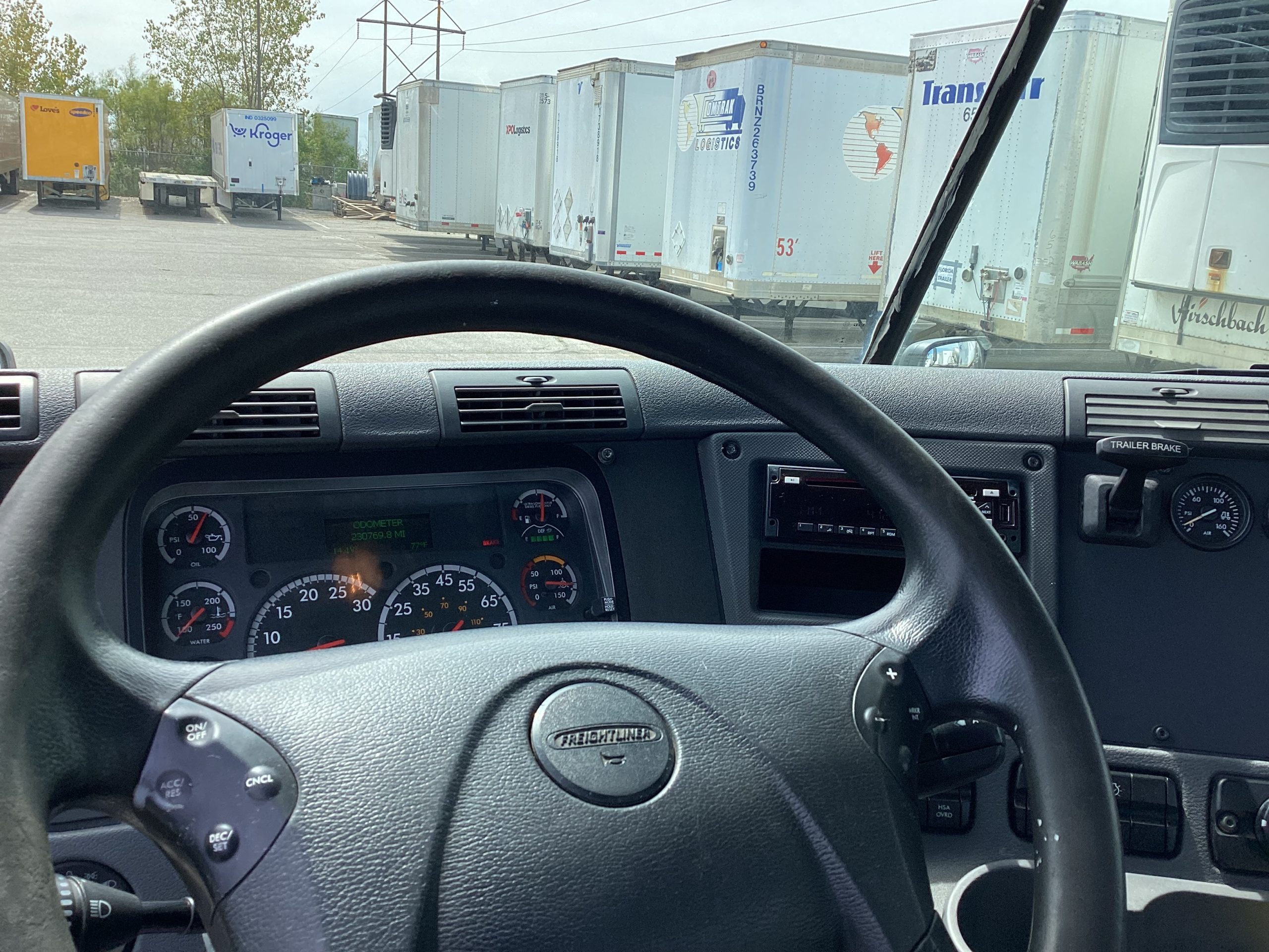 2018 Freightliner CA125 - image 6 of 6