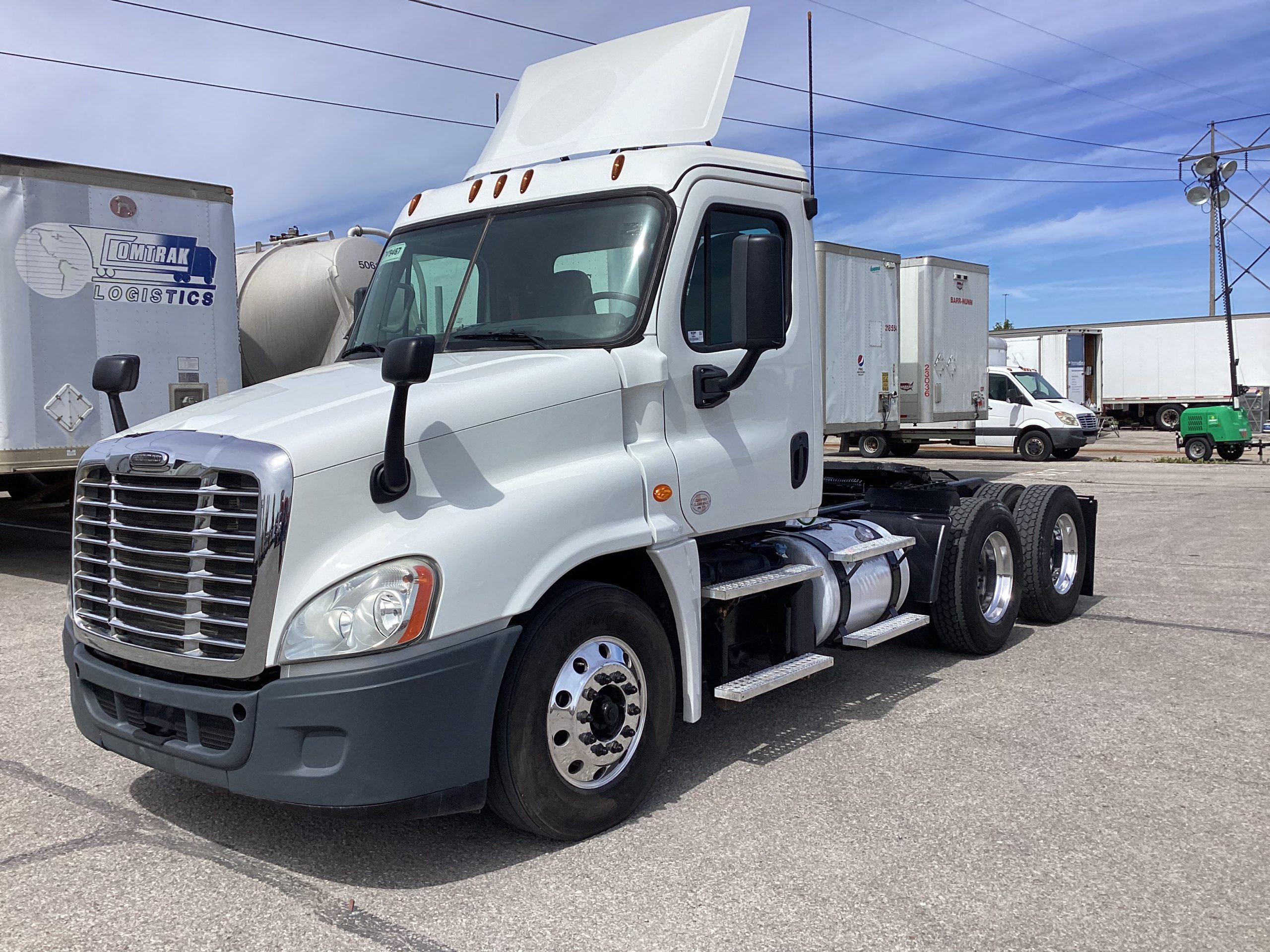 2018 Freightliner CA125 - image 1 of 6