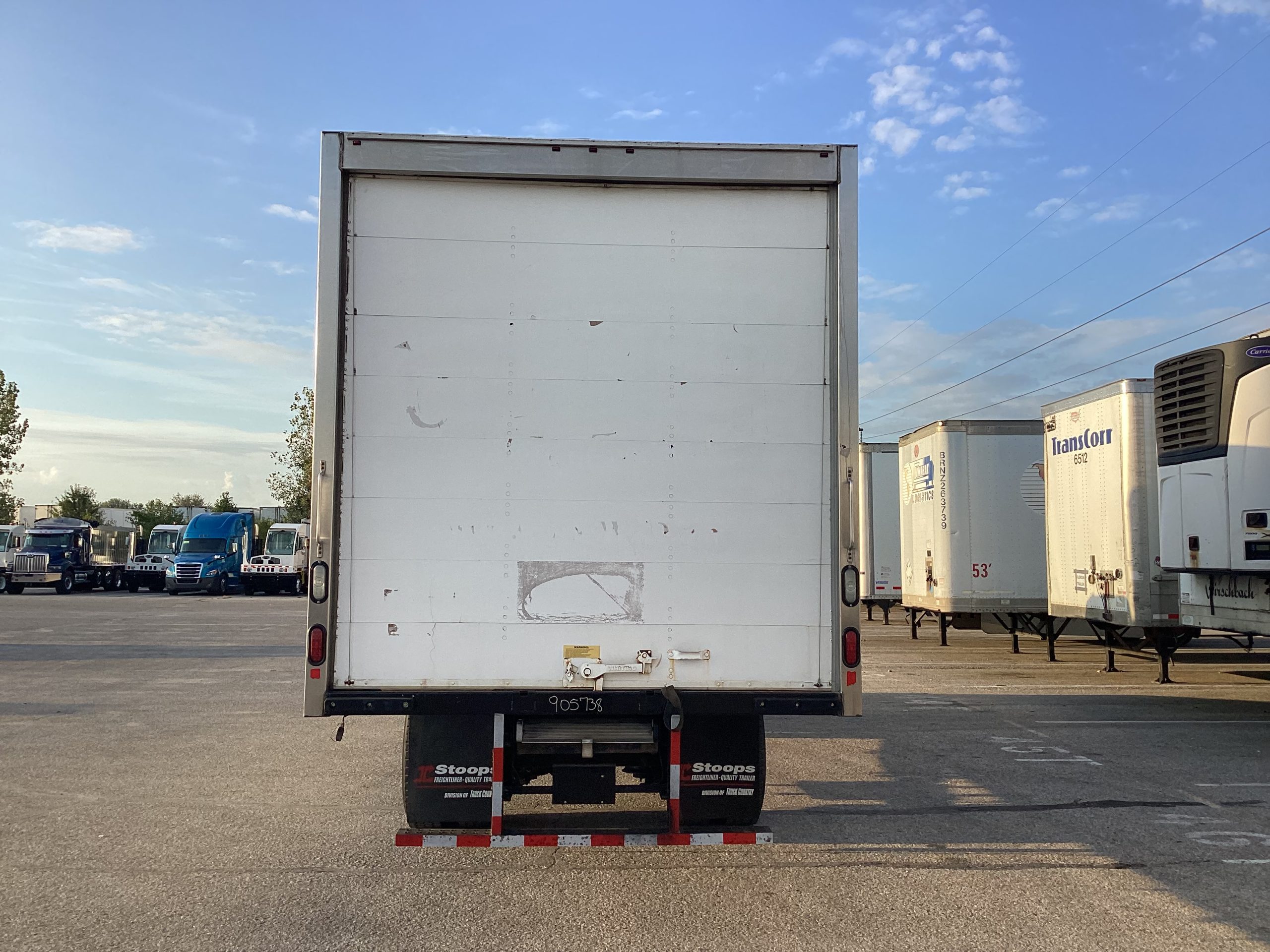 2018 Freightliner M2 106 - image 4 of 6