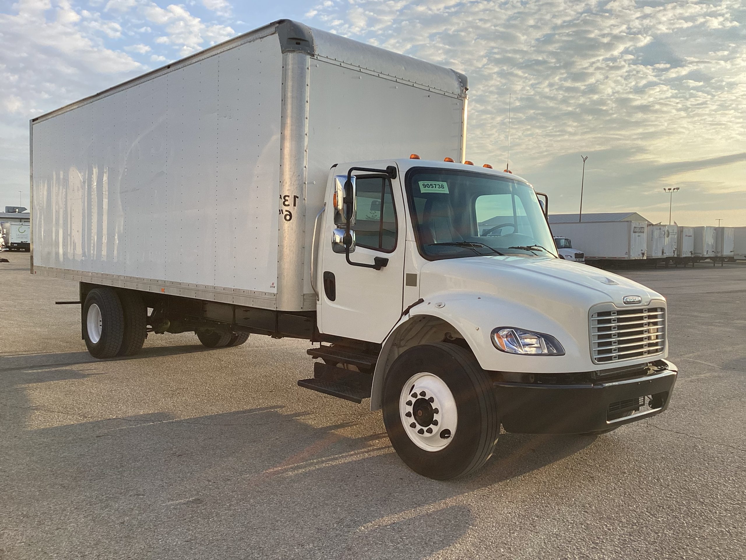 2018 Freightliner M2 106 - image 3 of 6