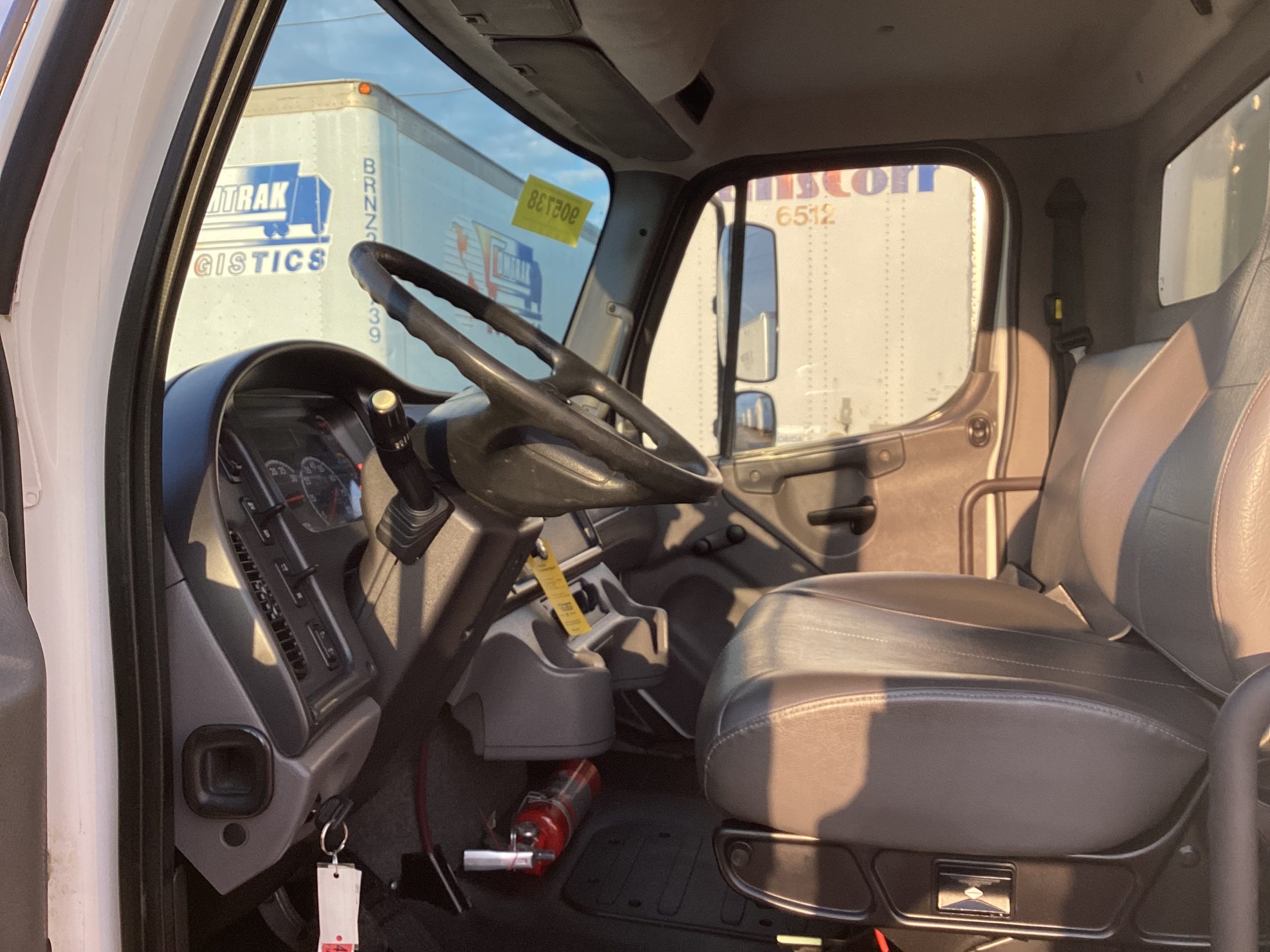 2018 Freightliner M2 106 - image 5 of 6