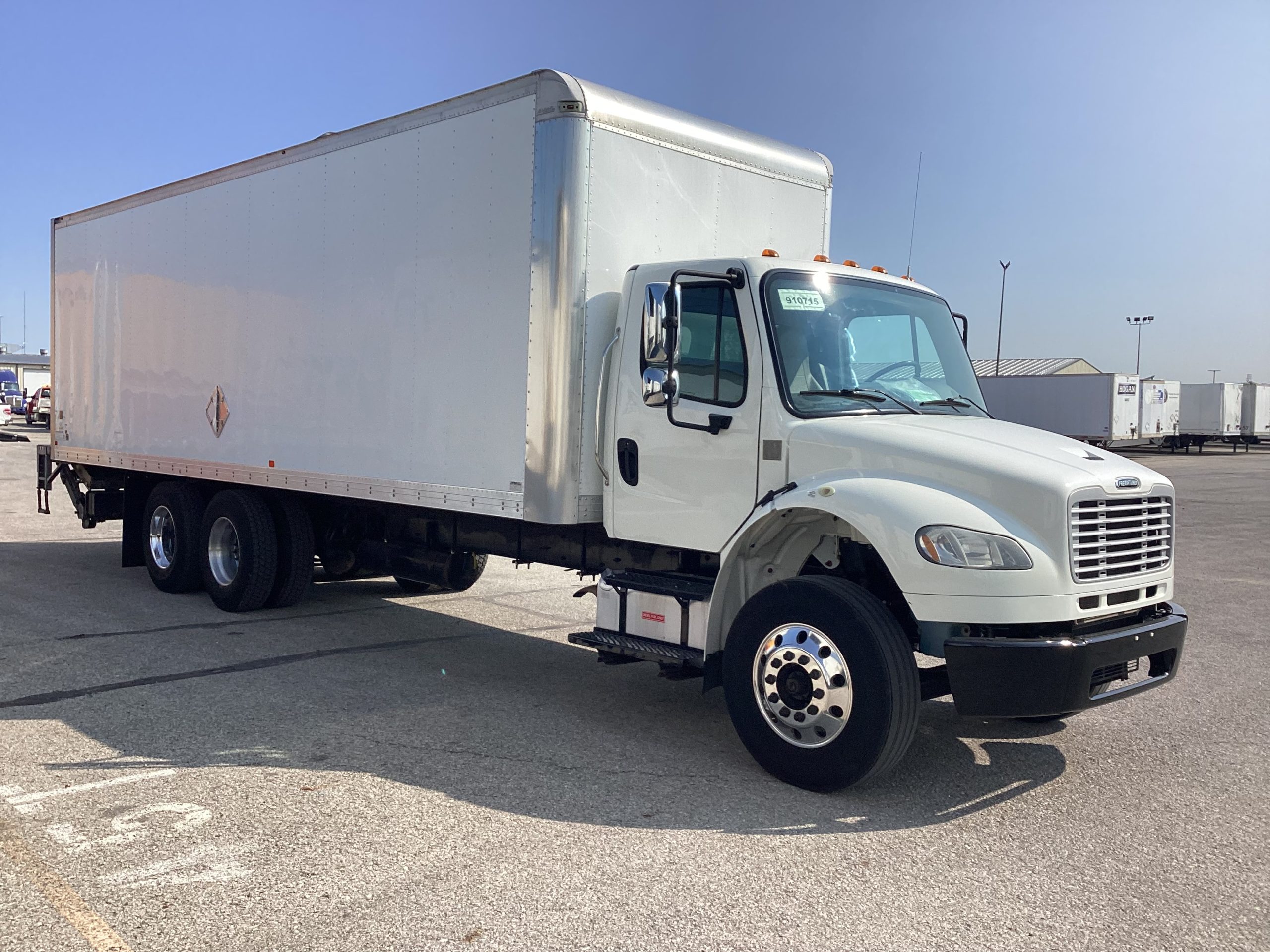 2019 Freightliner M2 106 - image 3 of 6