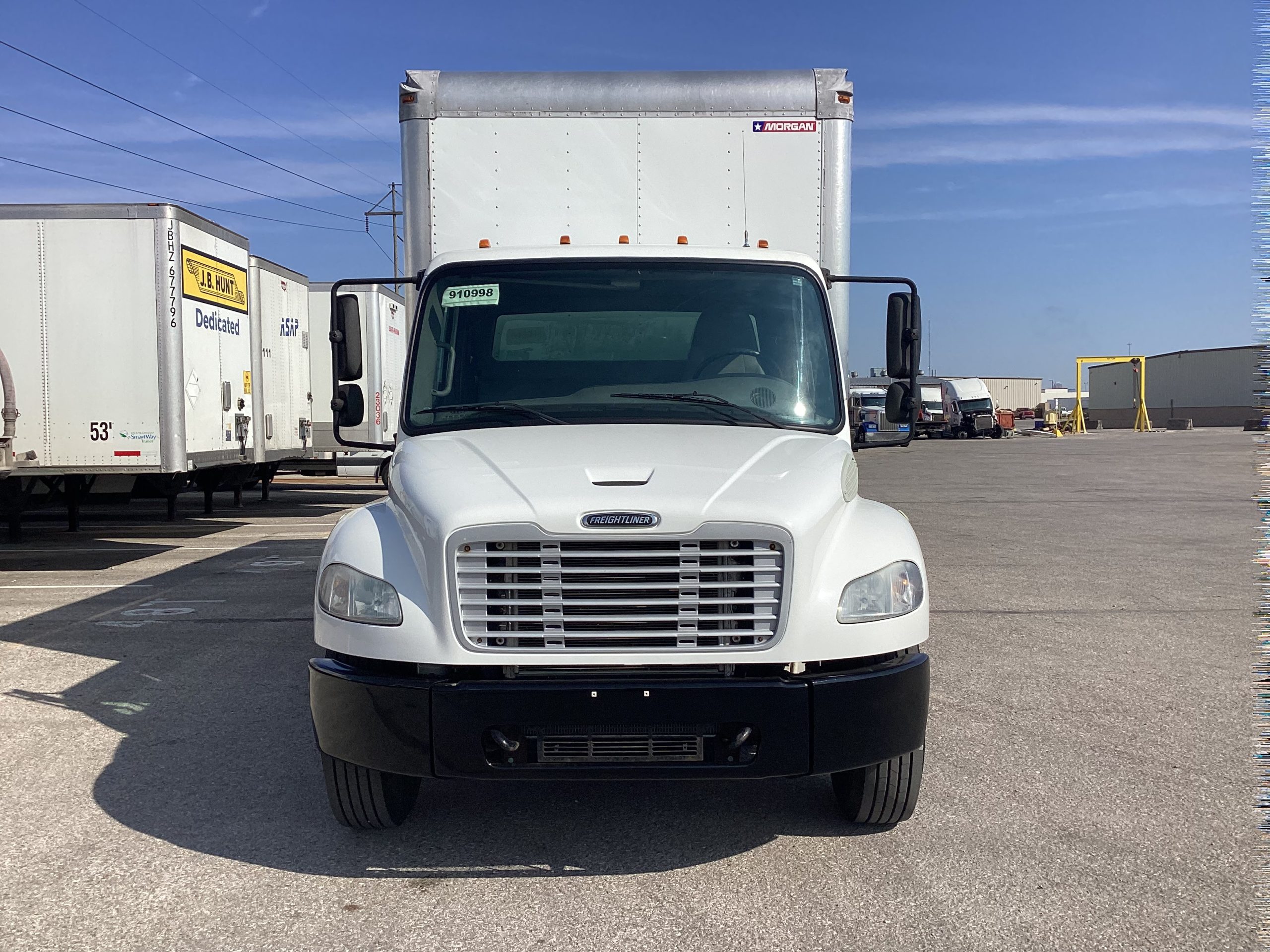 2016 Freightliner M2 106 - image 2 of 6