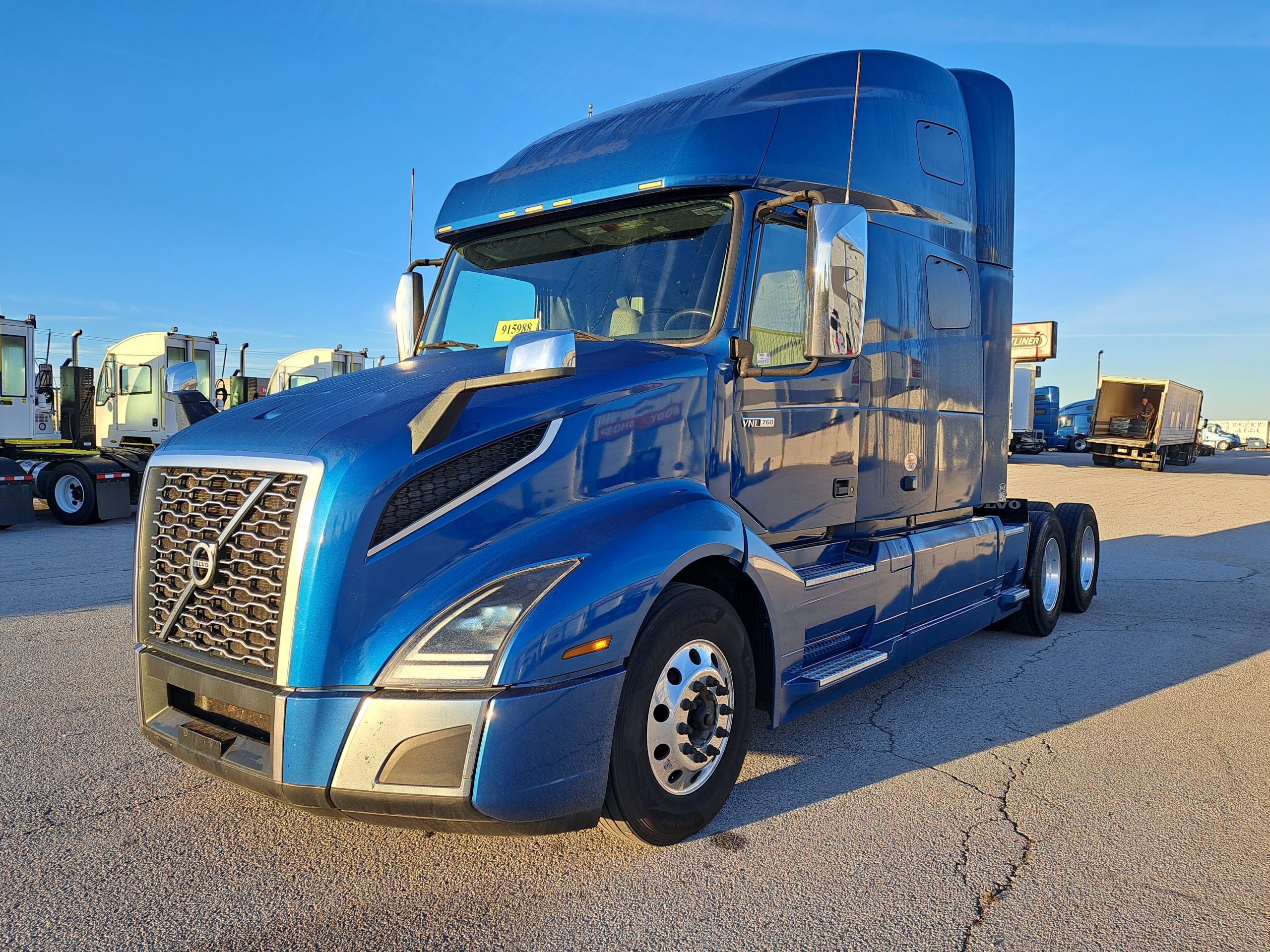 2021 Volvo VNL760 - image 1 of 6