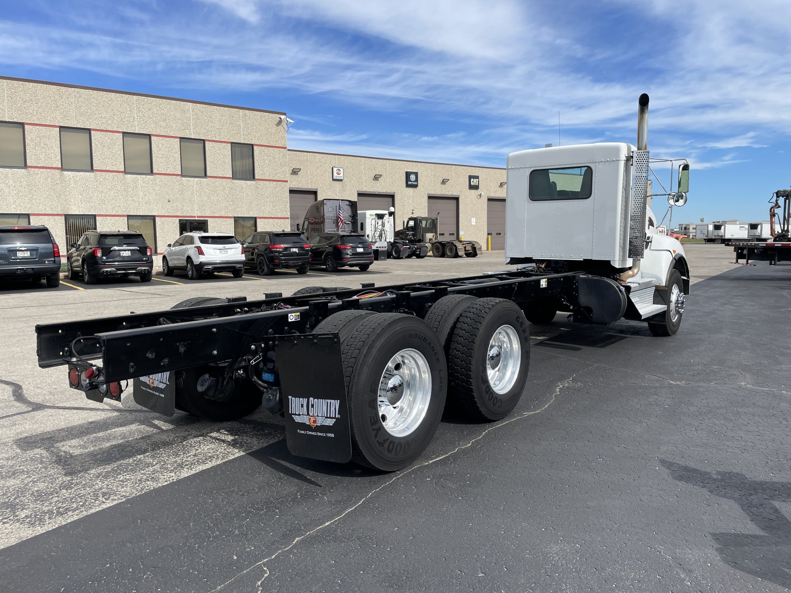 2018 Kenworth T440 - image 3 of 5