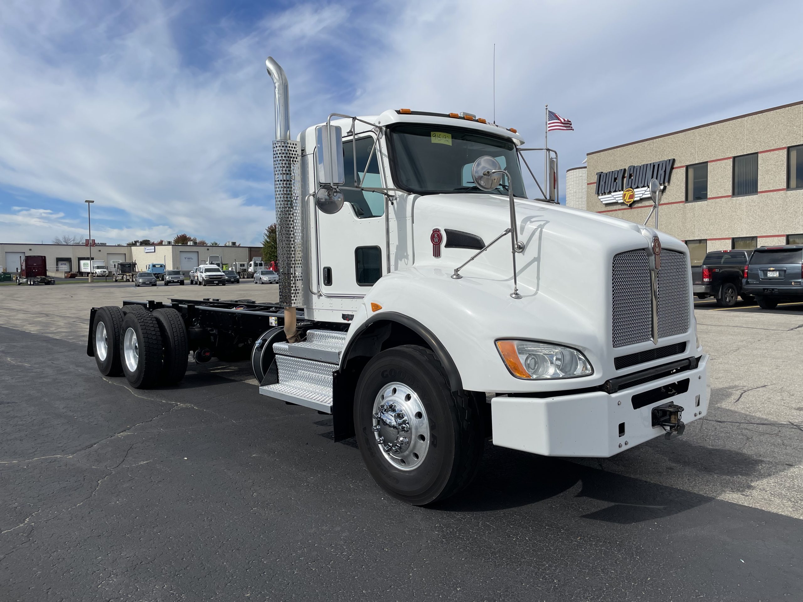 2018 Kenworth T440 - image 4 of 5