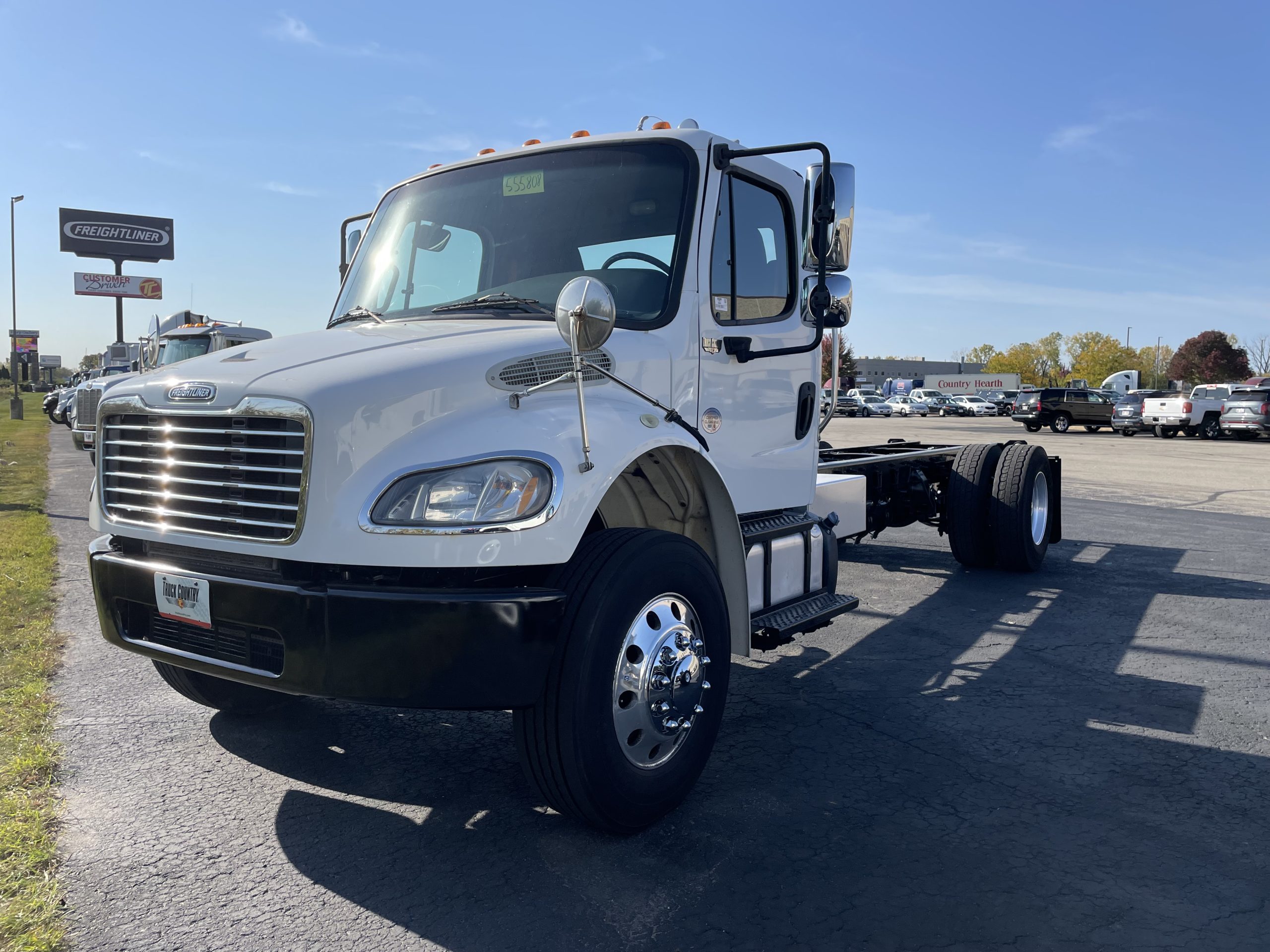 2017 Freightliner M270 - image 4 of 5