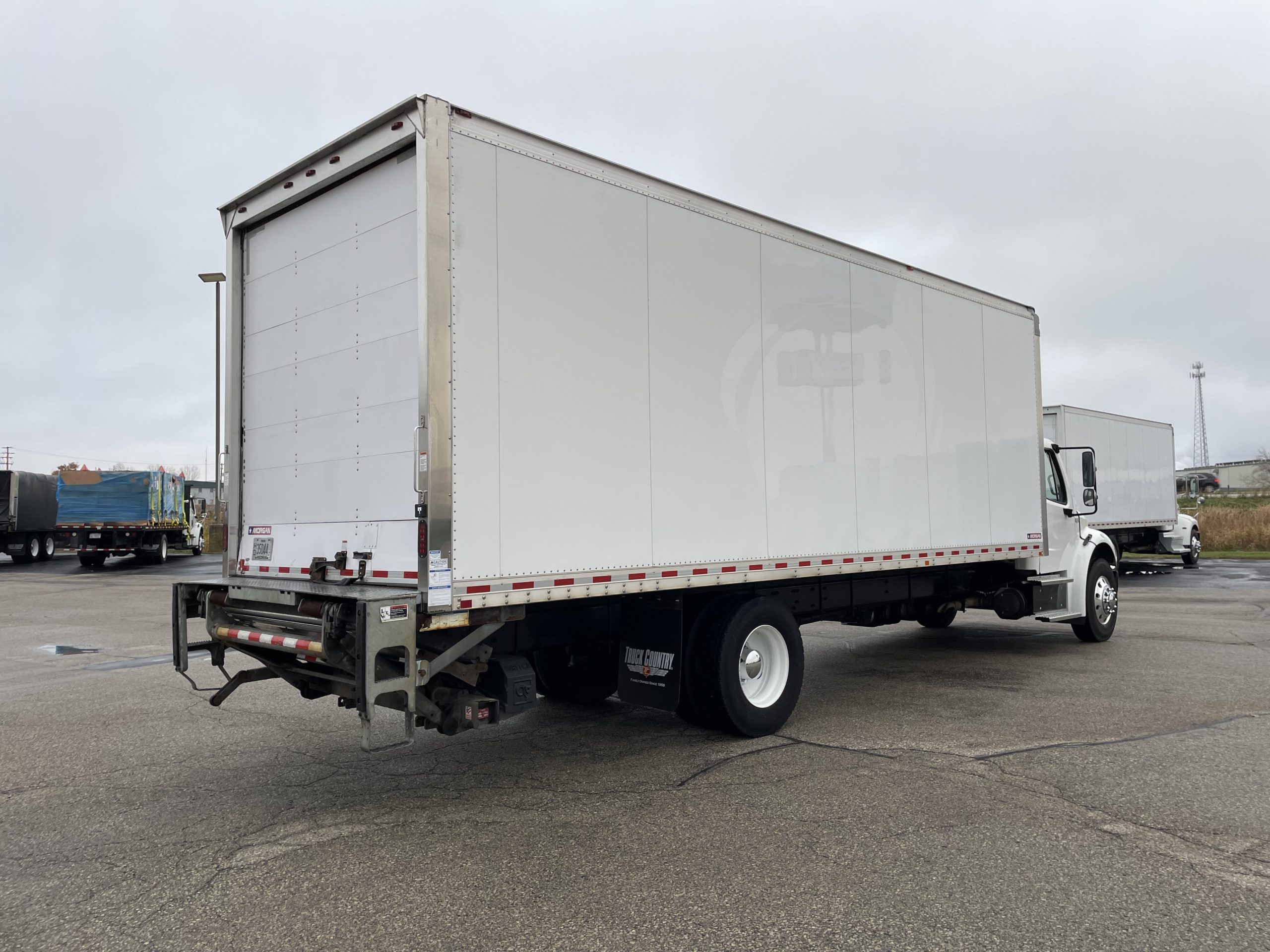 2019 Freightliner M2 106 - image 6 of 6