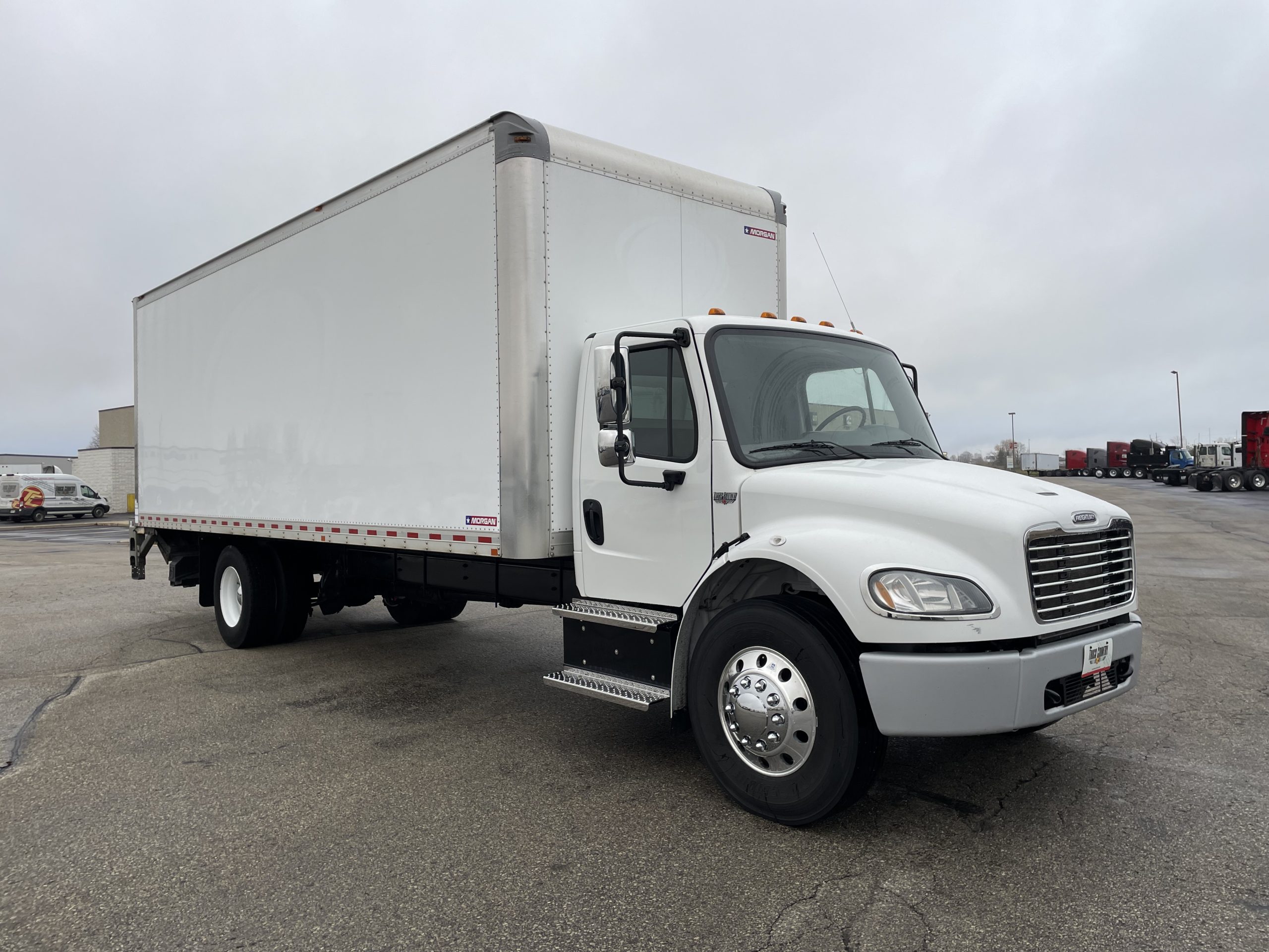 2019 Freightliner M2 106 - image 3 of 6