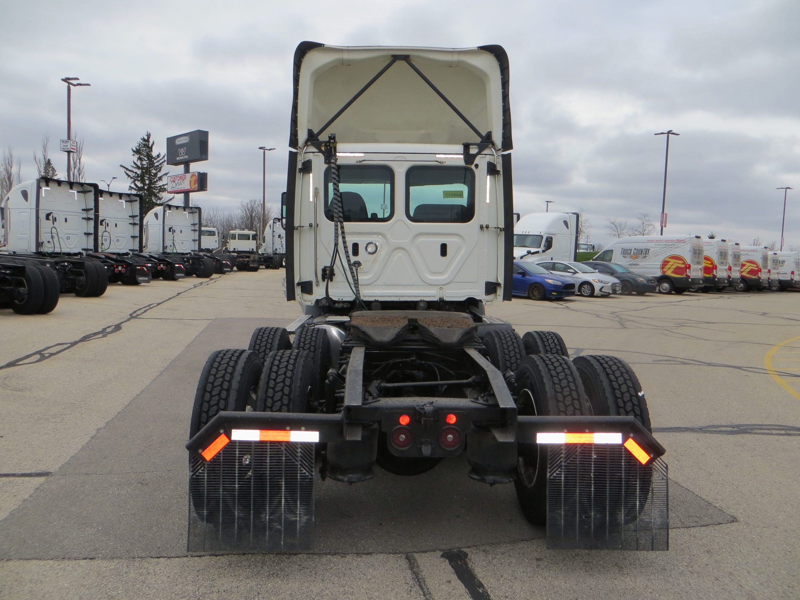 2020 Freightliner PE116 - image 4 of 6