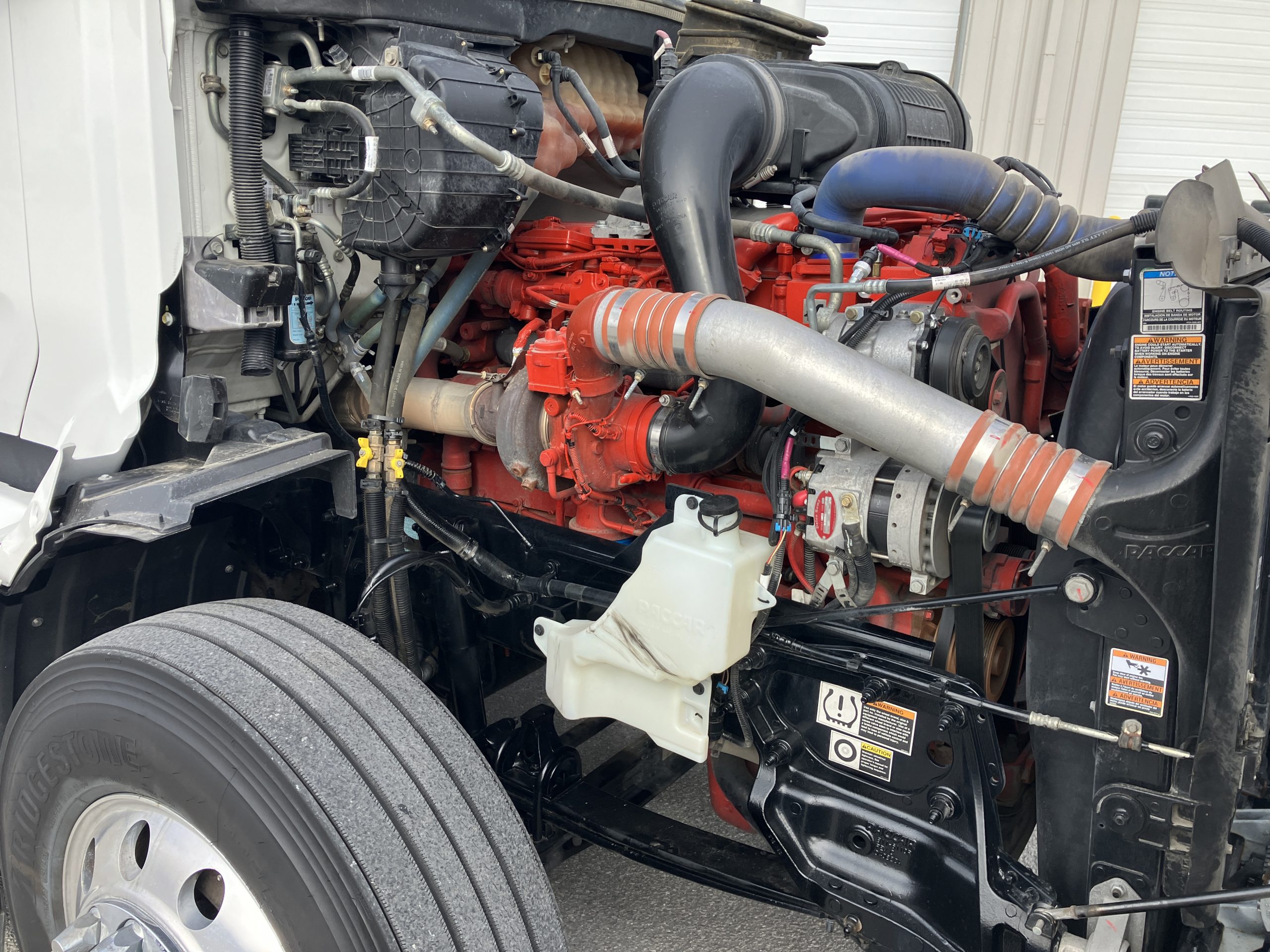 2022 Peterbilt 579 - image 2 of 6