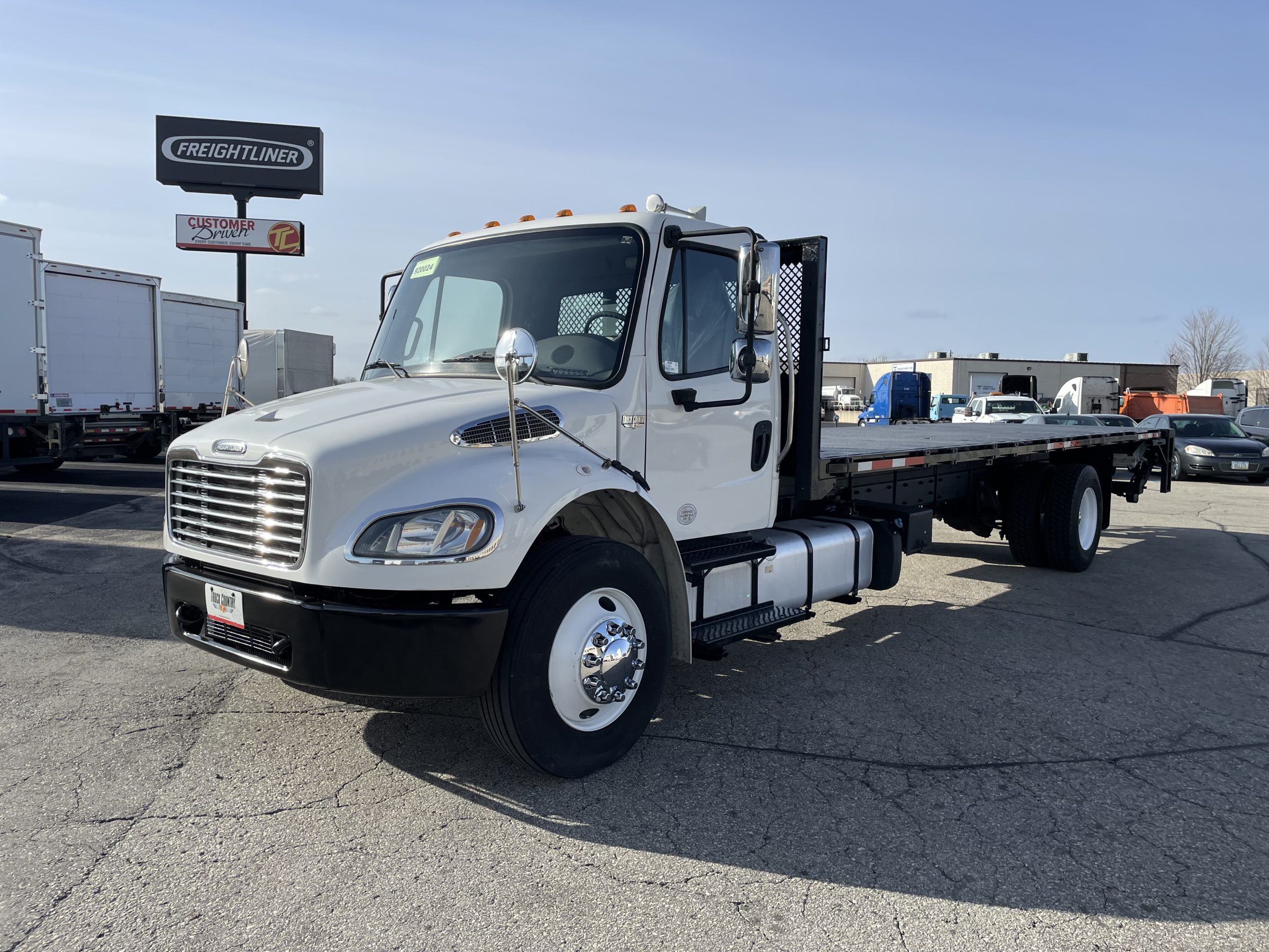 2017 Freightliner M2 106 - image 1 of 5