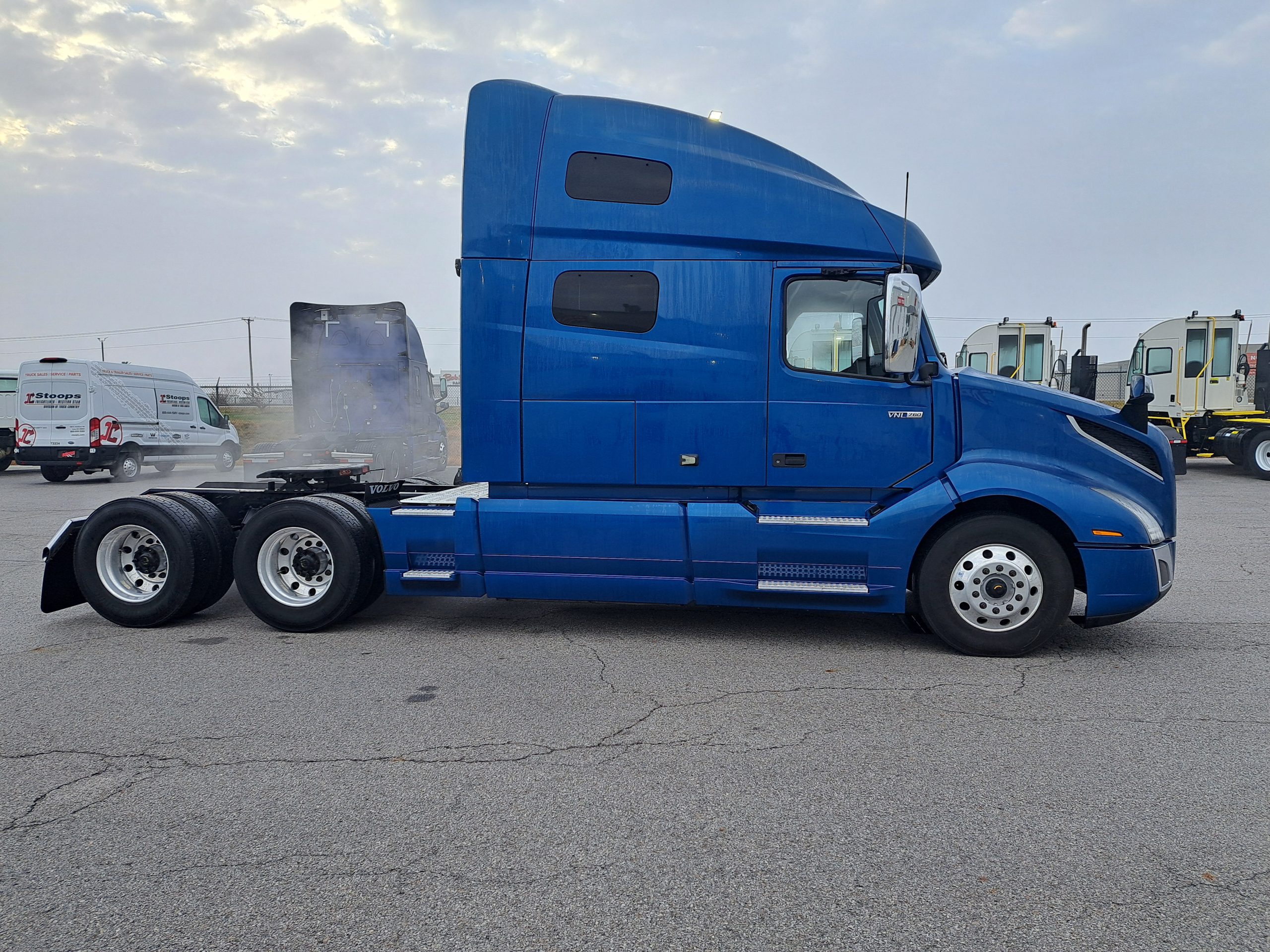 2021 Volvo VNL760 - image 6 of 6