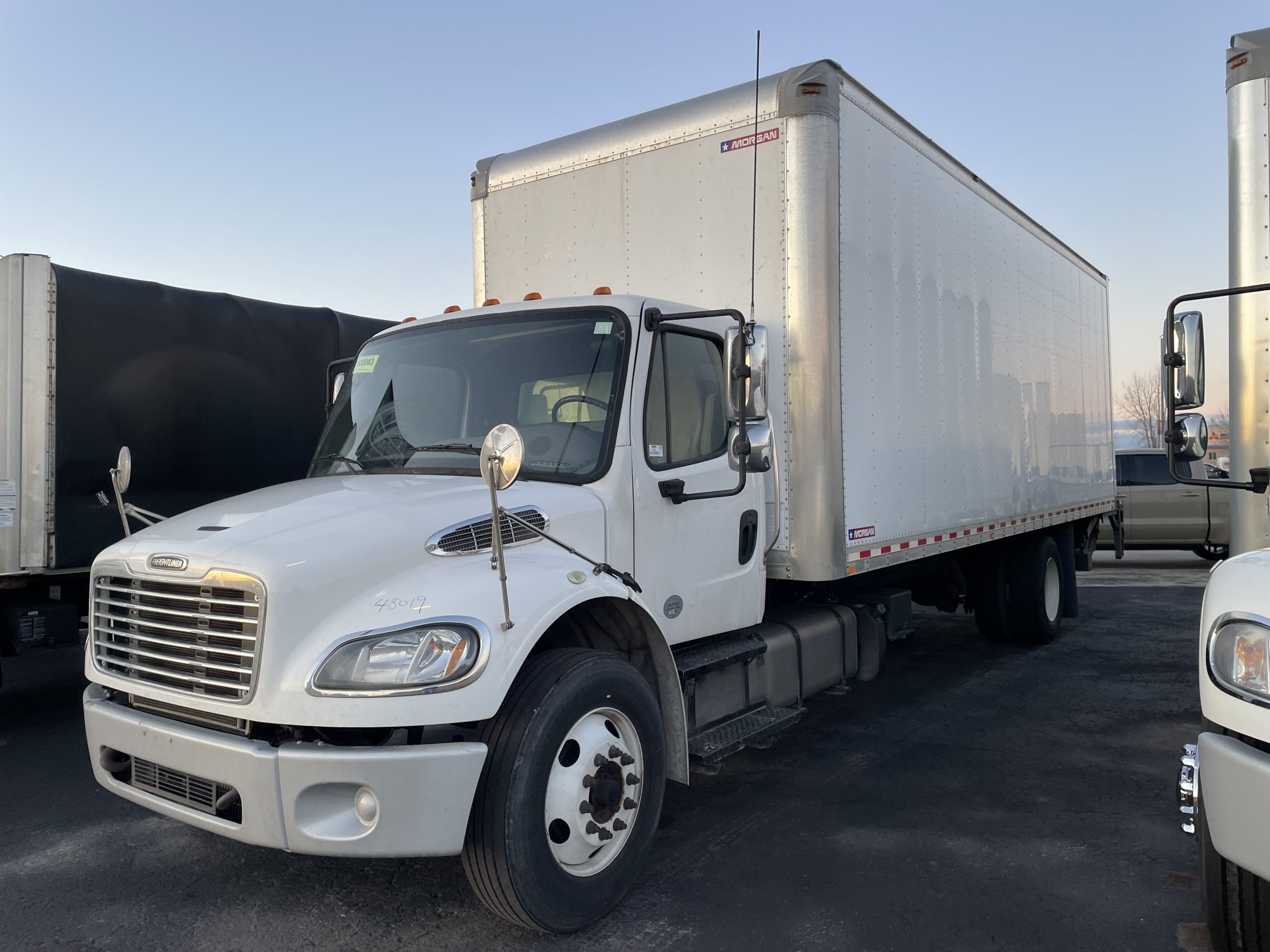 2018 Freightliner M2 106 - image 1 of 1