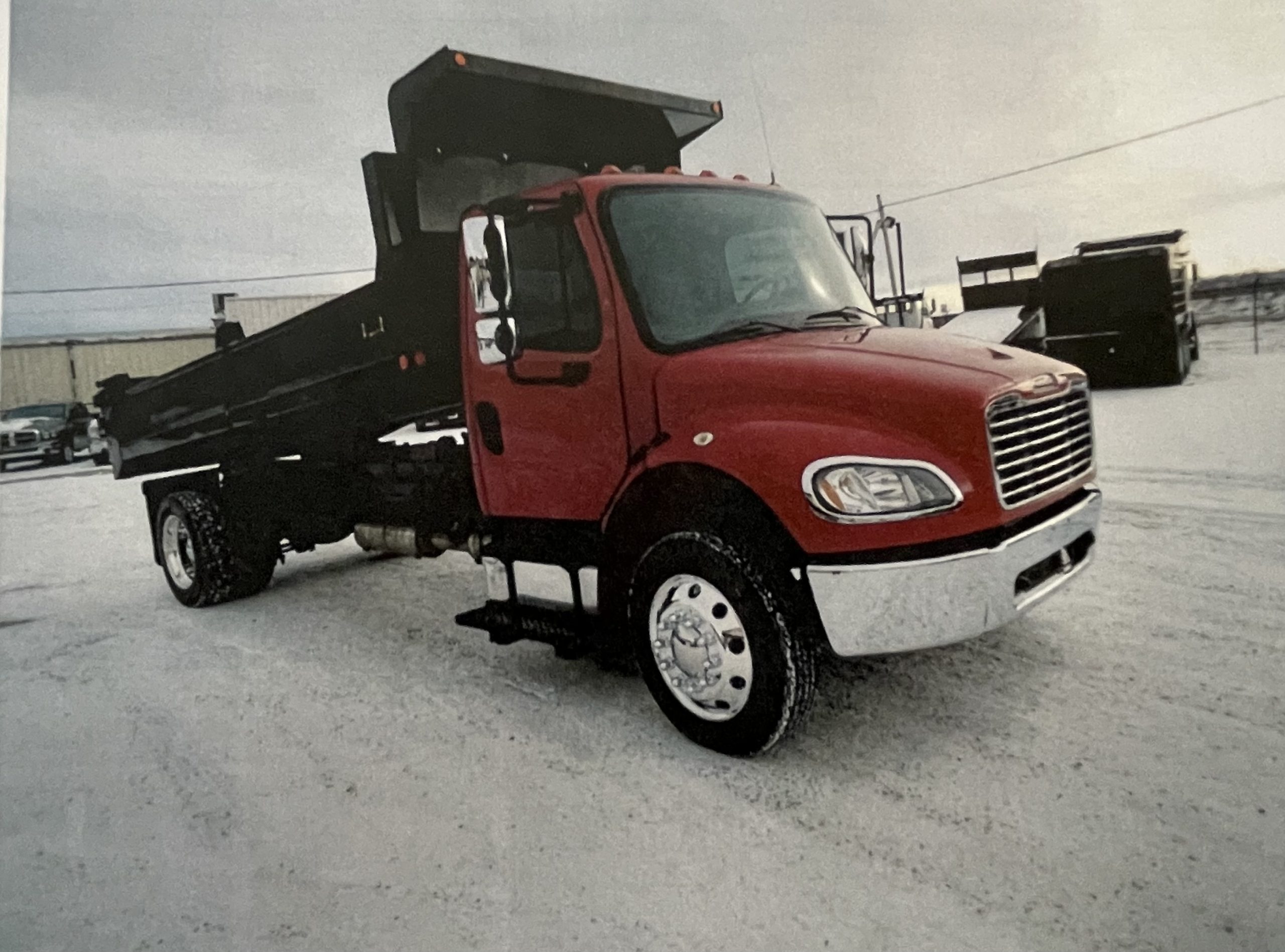 2018 Freightliner M2 106 - image 1 of 1