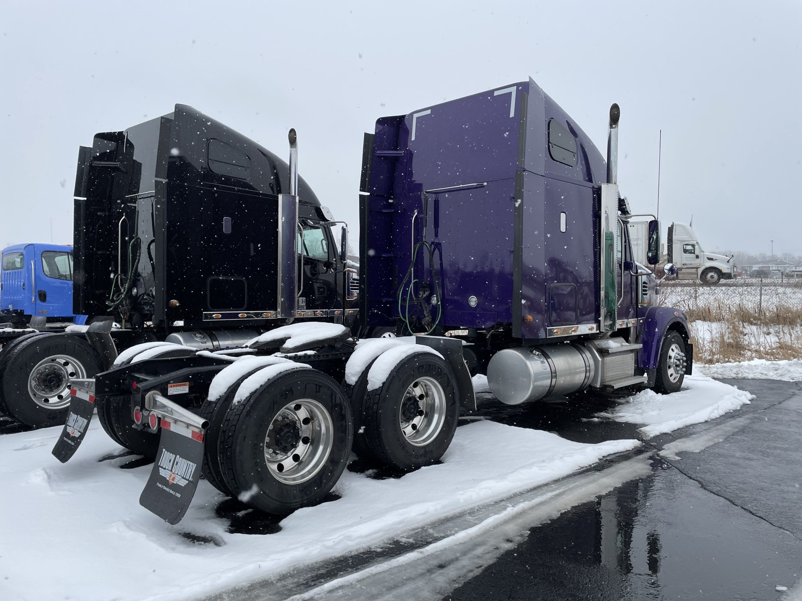 2022 Freightliner 122SD - image 5 of 6