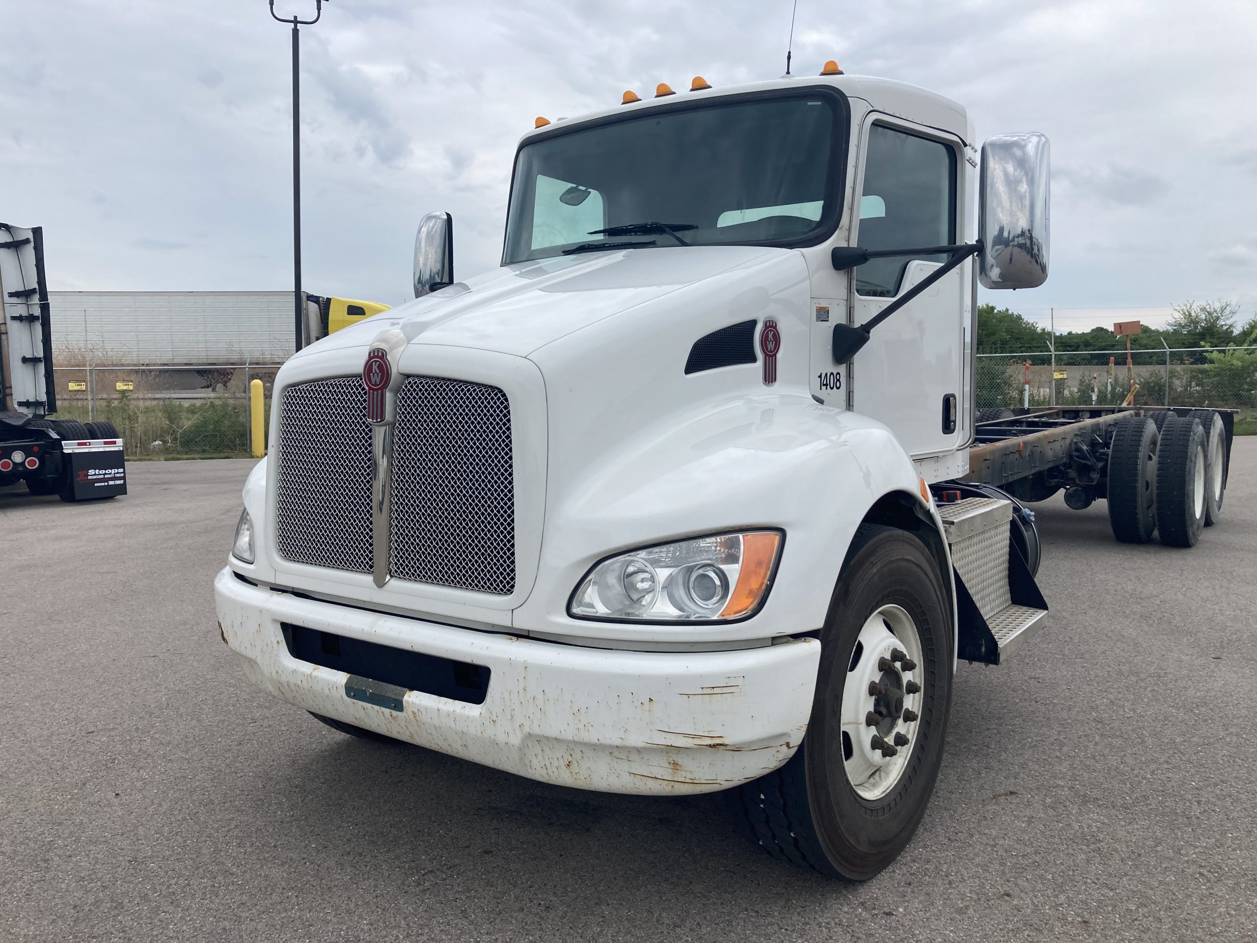 2020 Kenworth T370 - image 1 of 4