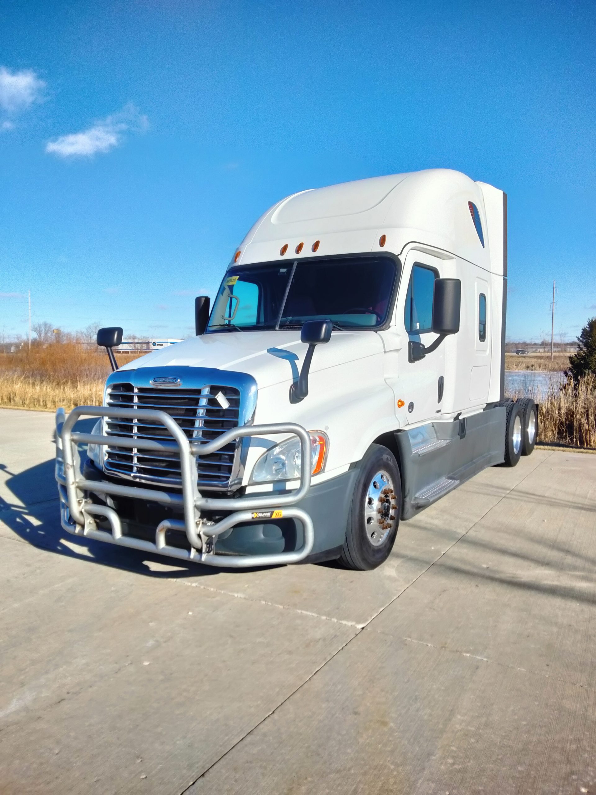 2019 Freightliner CA125 - image 1 of 6