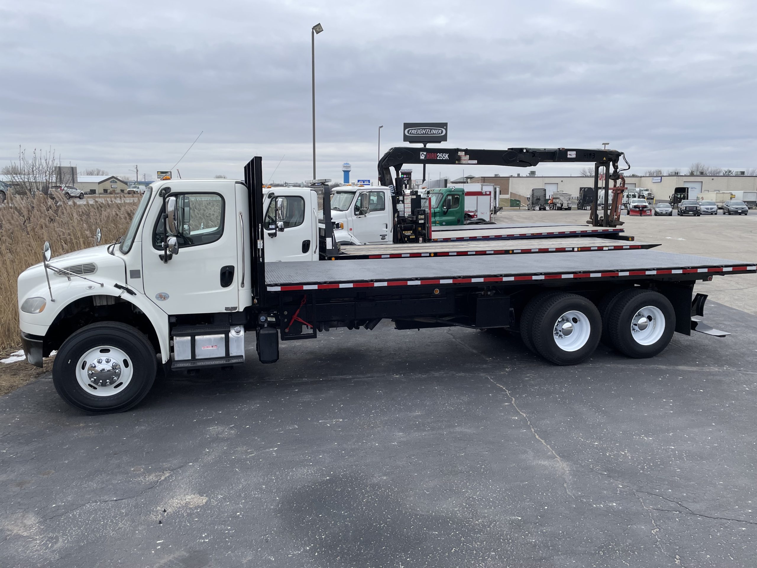 2016 Freightliner M280 - image 5 of 6